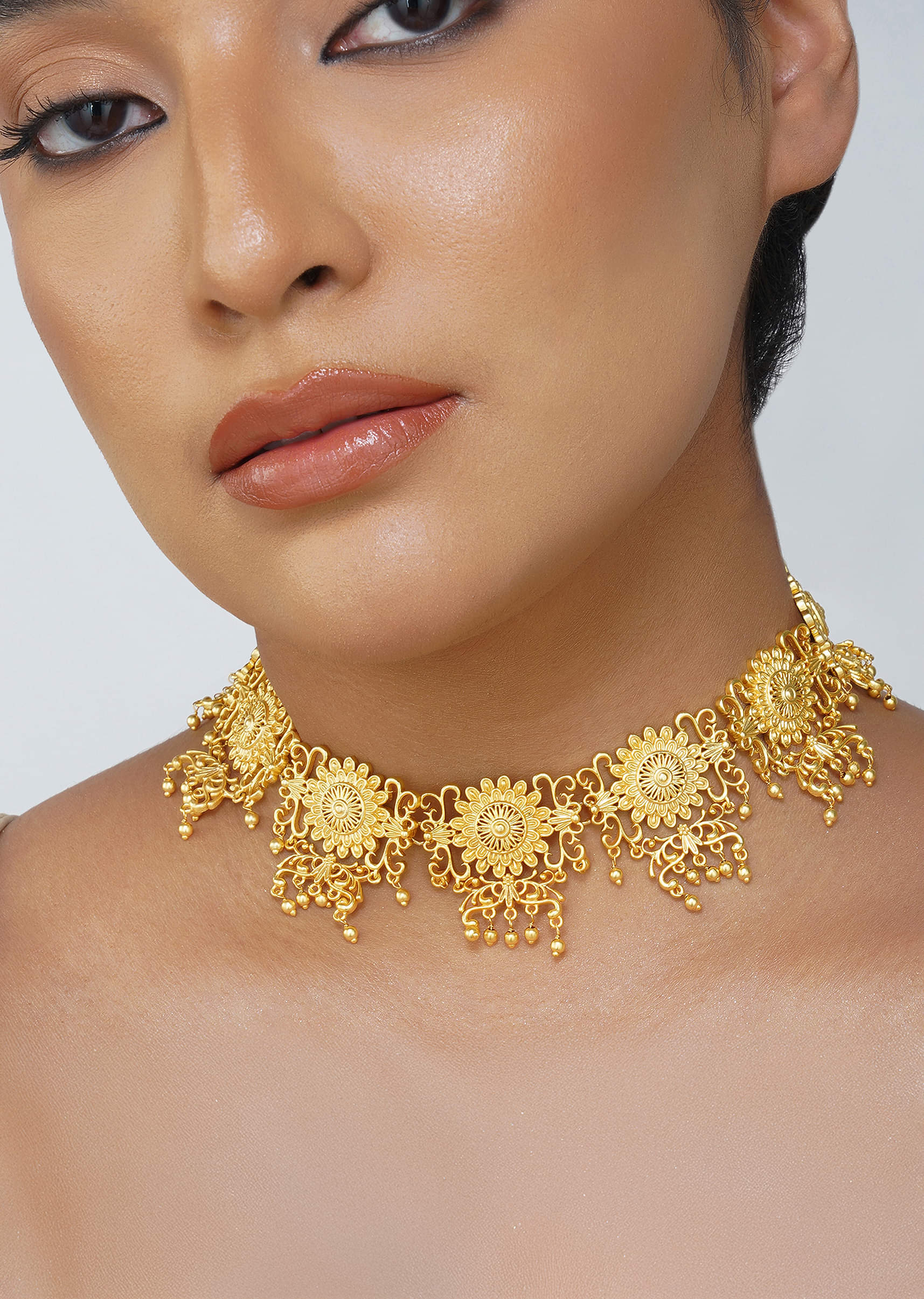 antique_gold_choker_necklace_with_zircon_details-sg293387_2_e67fd3d3-94a2-488c-9339-a8f9c43534c8.jpg