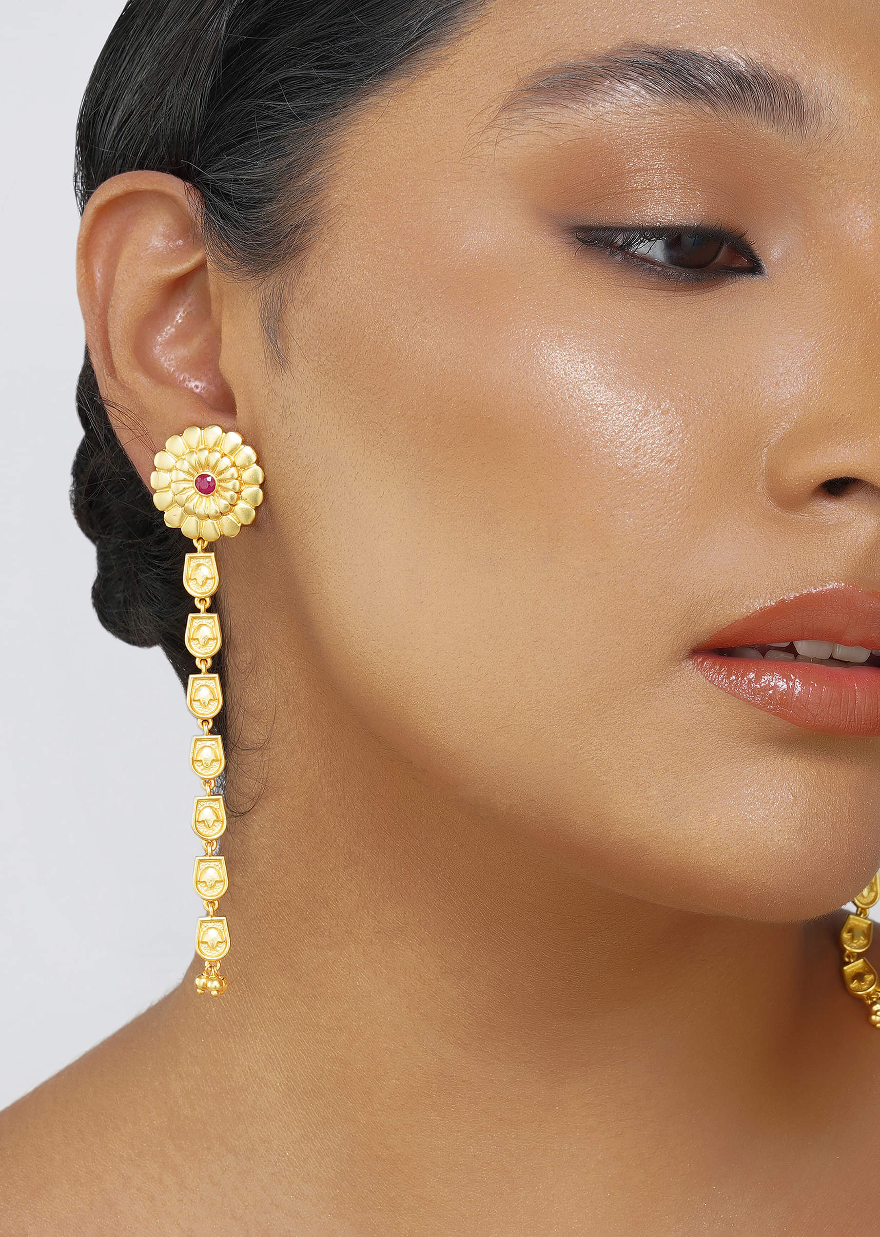 antique_gold_floral_legacy_statement_earrings_with_chain_det-sg293399_2_b3af1115-8a9f-4dcd-b2bc-a1fc3f82e136.jpg