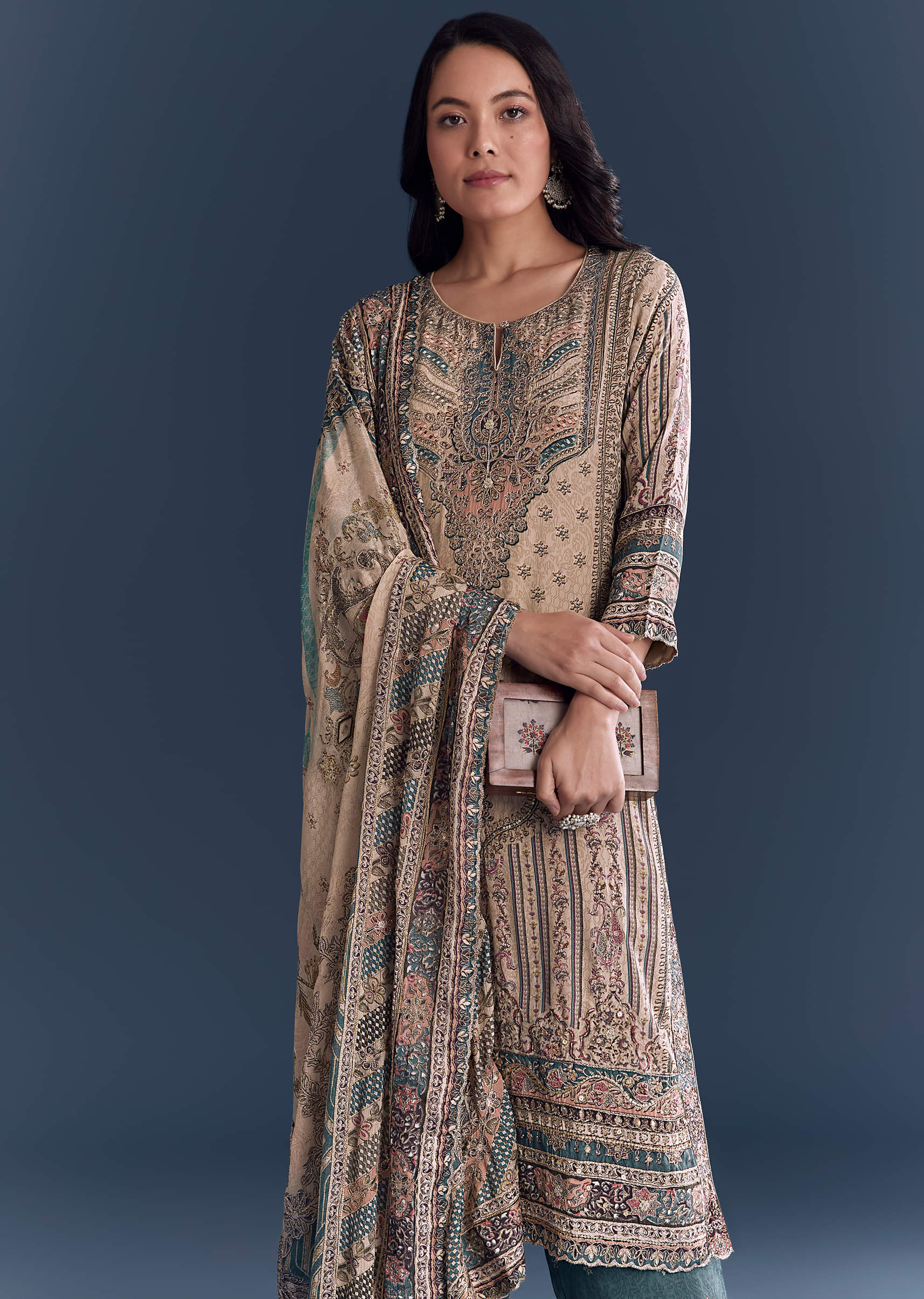beige-blue-ombre-crepe-kurta-set-with-indie-print-and-zari-work-sg346299-4.jpg