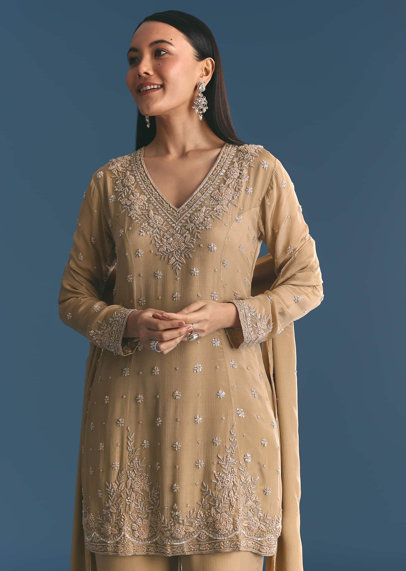 beige-chinon-kurta-palazzo-suit-with-sequins-thread-work-sg326741-3_decbf0a8-ccdf-4cf4-a768-d6df37a36d92.jpg