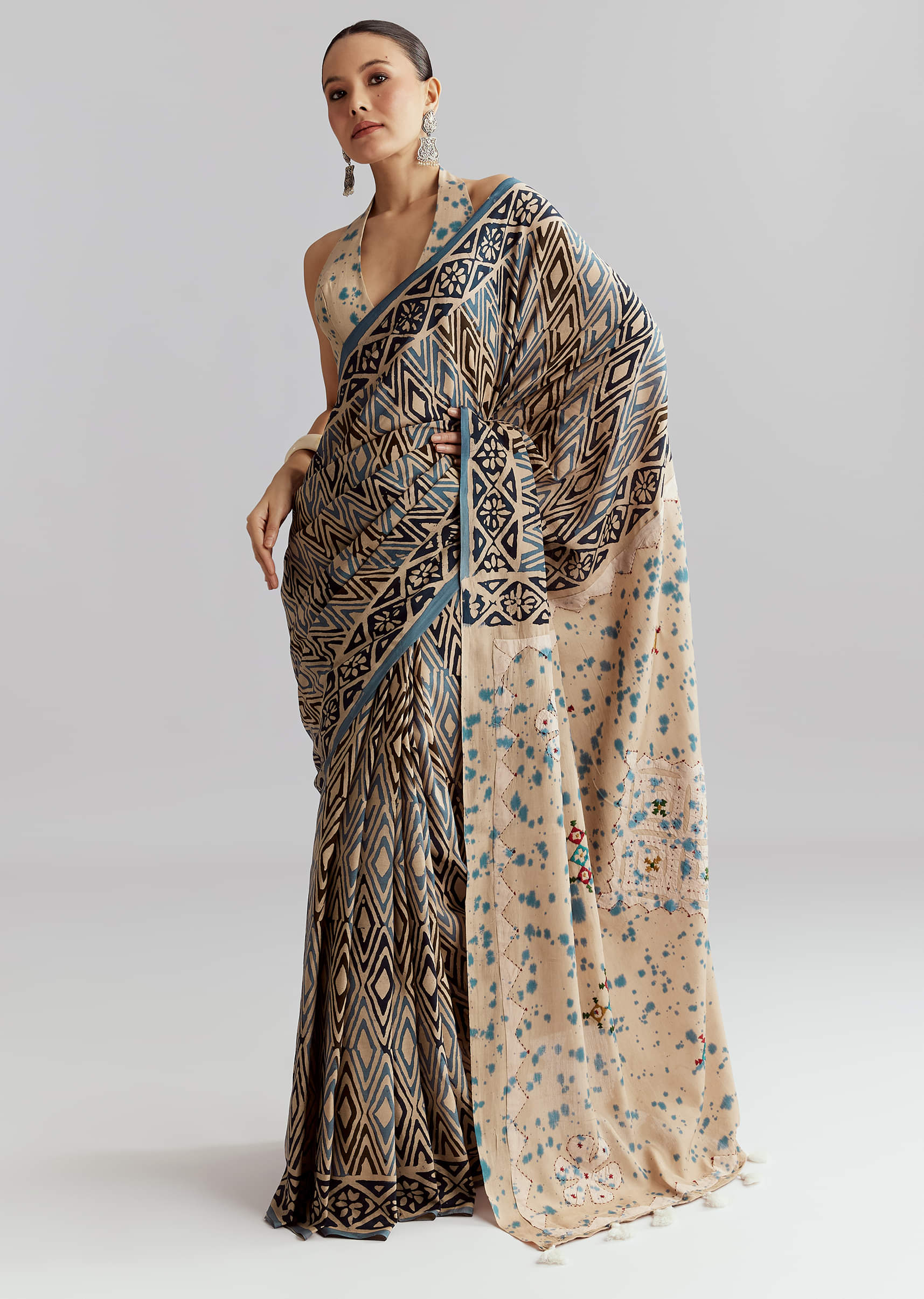 beige-cotton-linen-saree-with-hand-block-print-and-kantha-work-sg329160-3.jpg