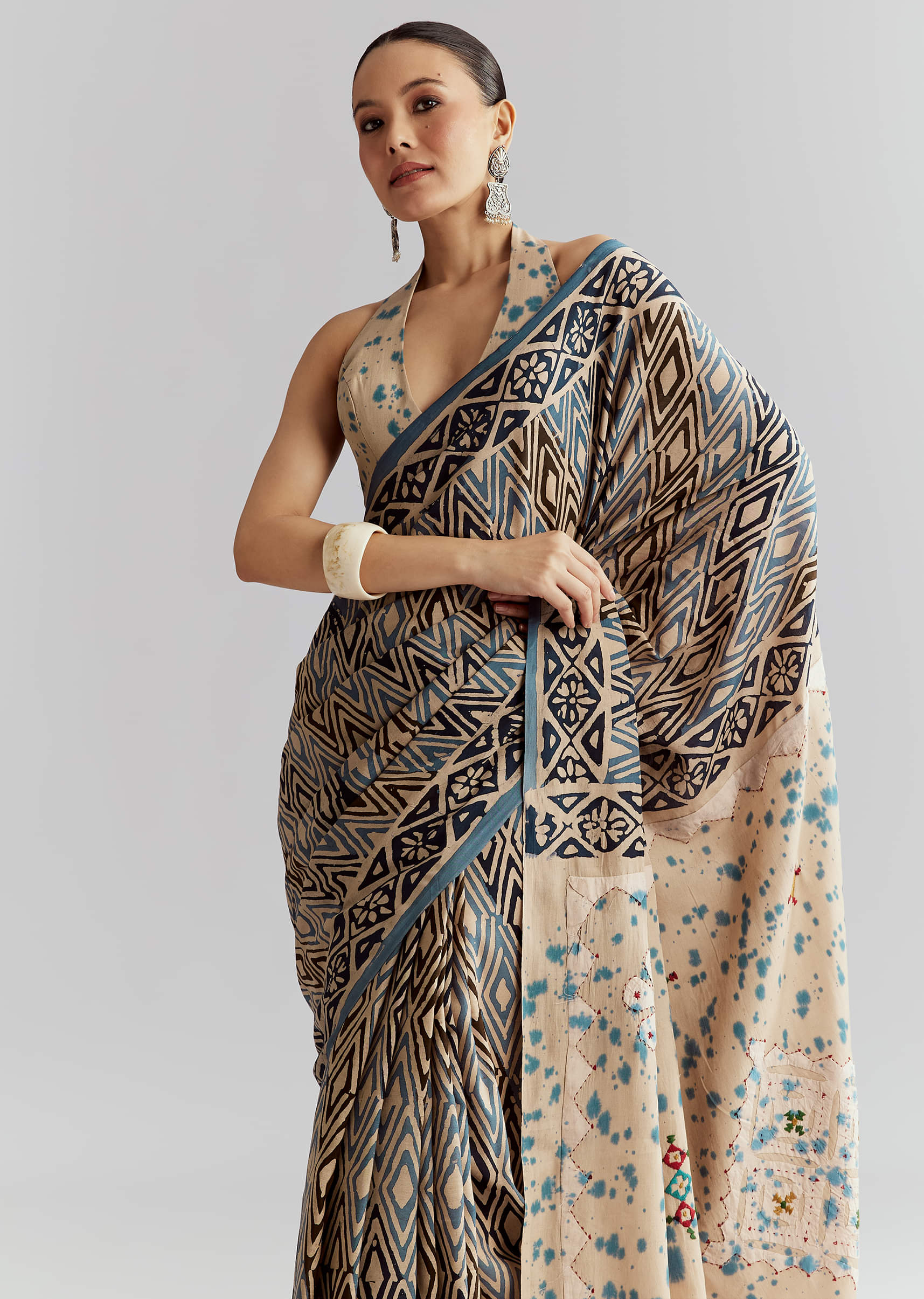 beige-cotton-linen-saree-with-hand-block-print-and-kantha-work-sg329160-5.jpg