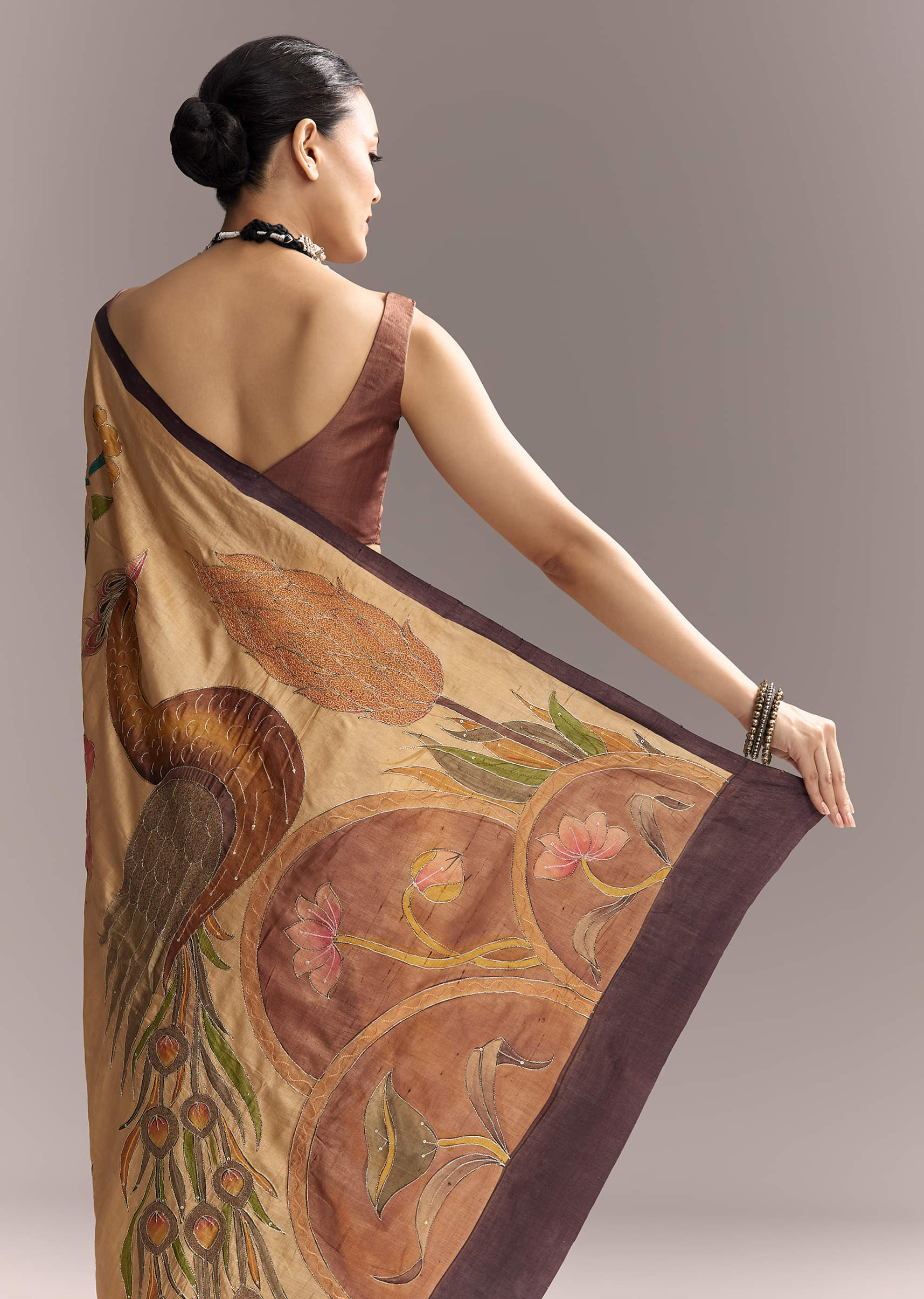 beige-cotton-saree-with-hand-painted-motifs-and-brown-border-sg317778-6.jpg