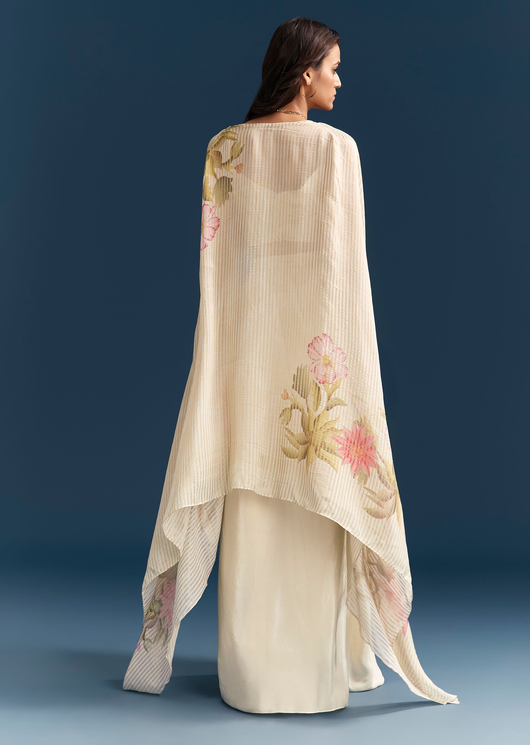 beige-crop-top-skirt-set-with-resham-work-and-floral-cape-sg324416-5_5c103291-d2c1-492d-97c7-f2f9daea07b7.jpg