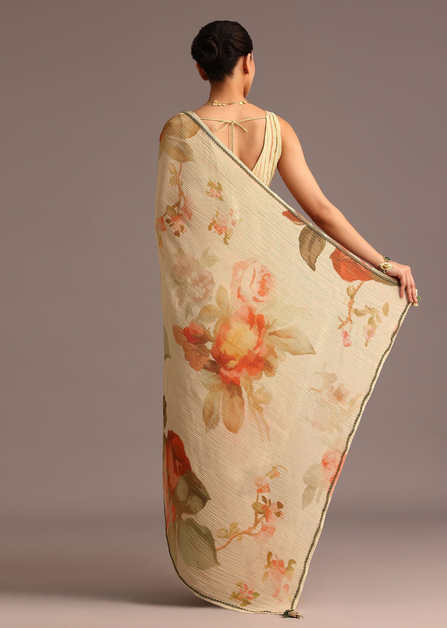 beige-crushed-abstract-print-saree-with-lace-pallu-border-sg257828_5_62bafbe5-d4ce-49a0-aff1-ab443767637f.jpg