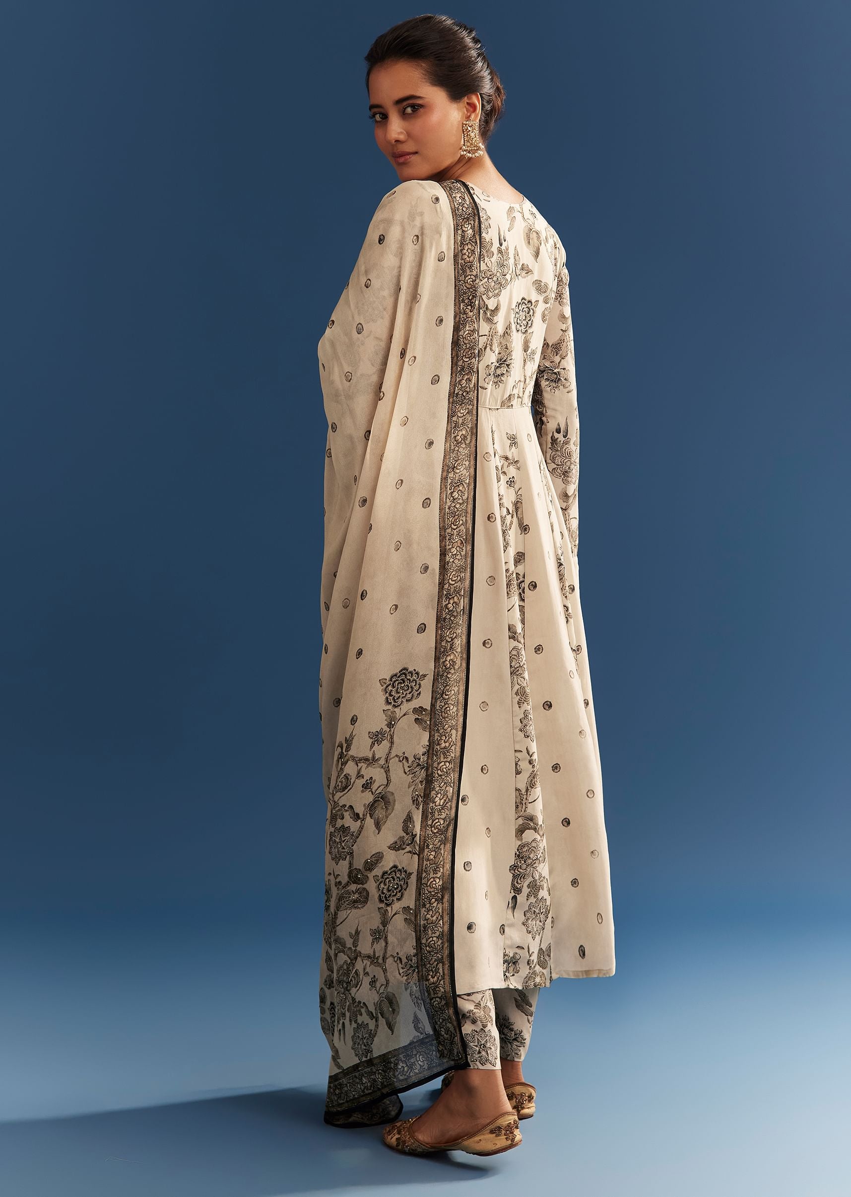 beige-floral-printed-crepe-anarkali-set-with-chinon-dupatta-sg305435-5_9207dd32-27d6-4678-b063-67ecbce3aa7a.jpg