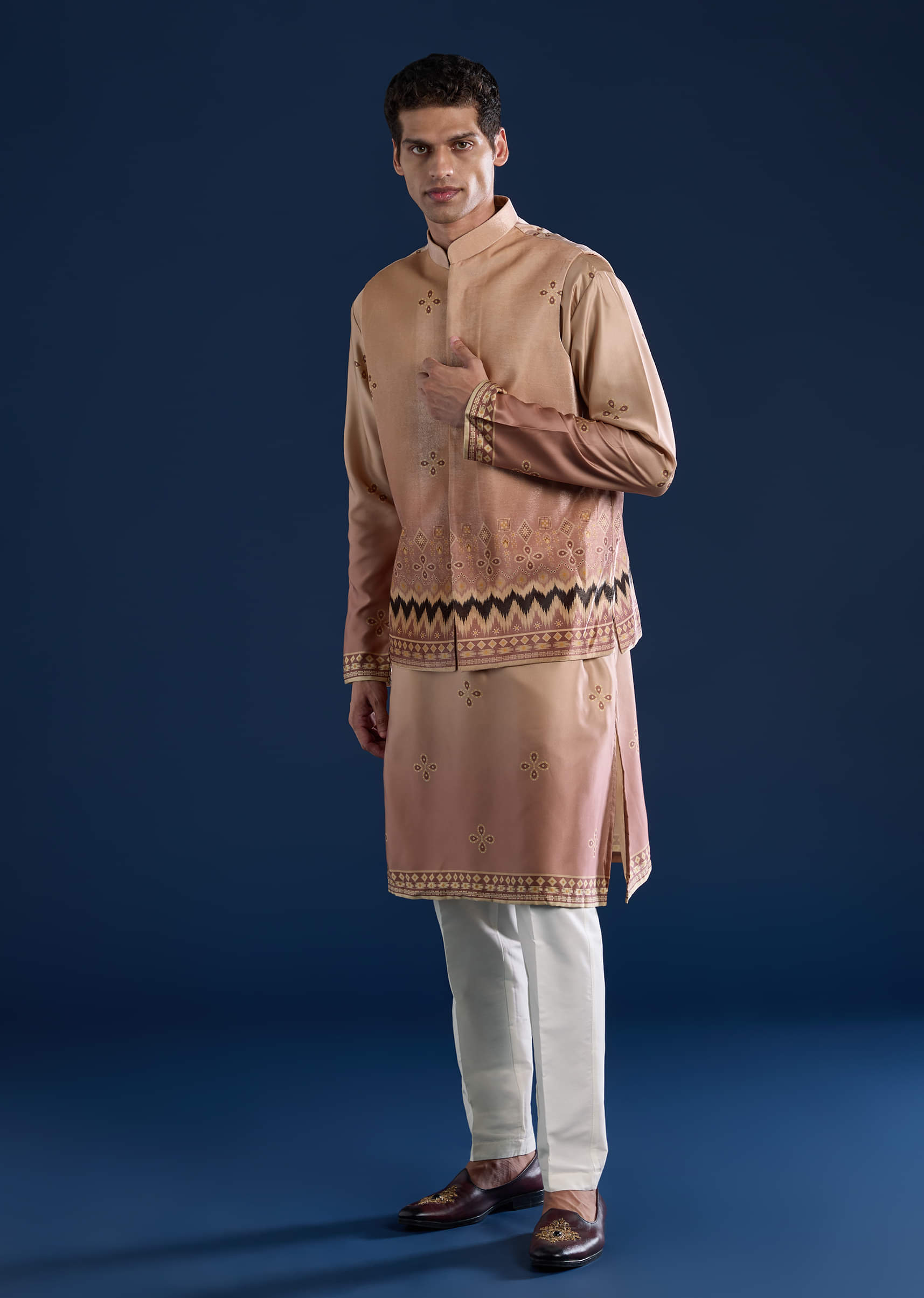 beige-geometric-print-velvet-jacket-and-ombre-kurta-set-sg332716-1_3.jpg