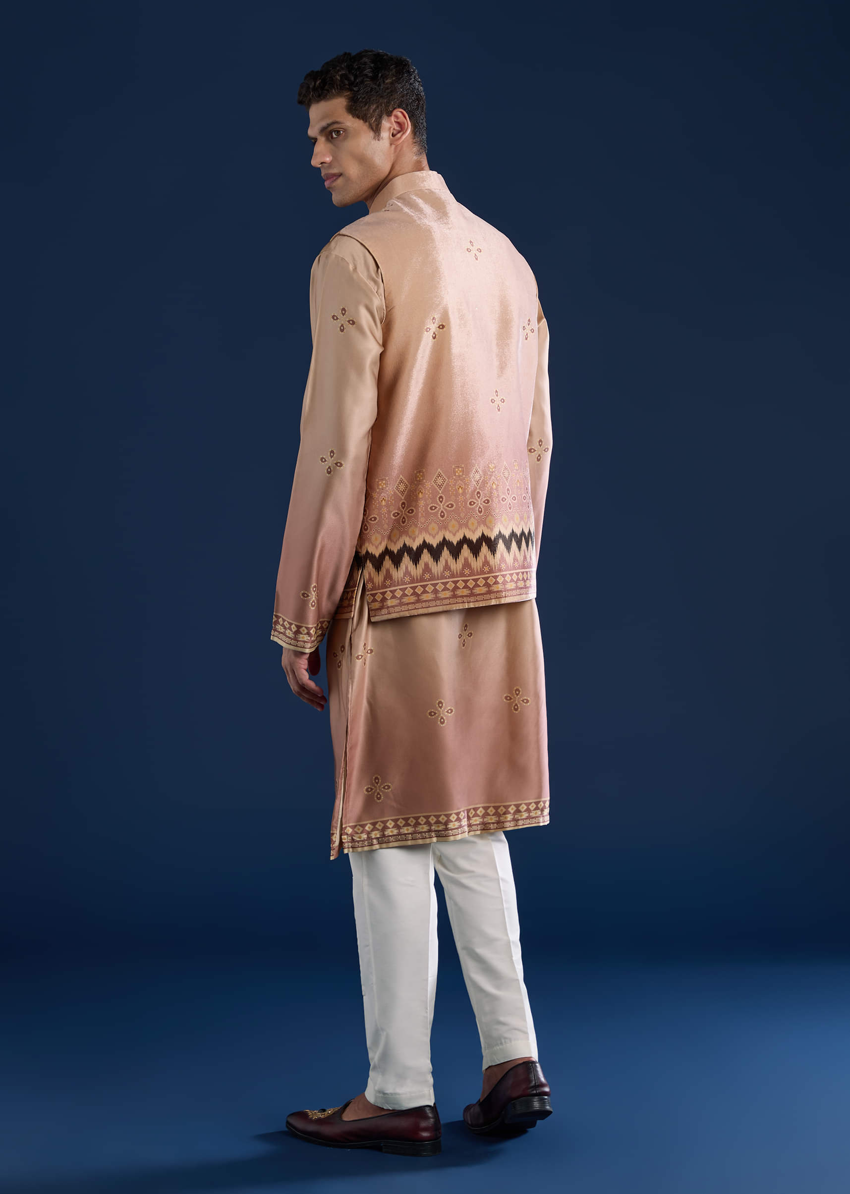 beige-geometric-print-velvet-jacket-and-ombre-kurta-set-sg332716-5_3.jpg