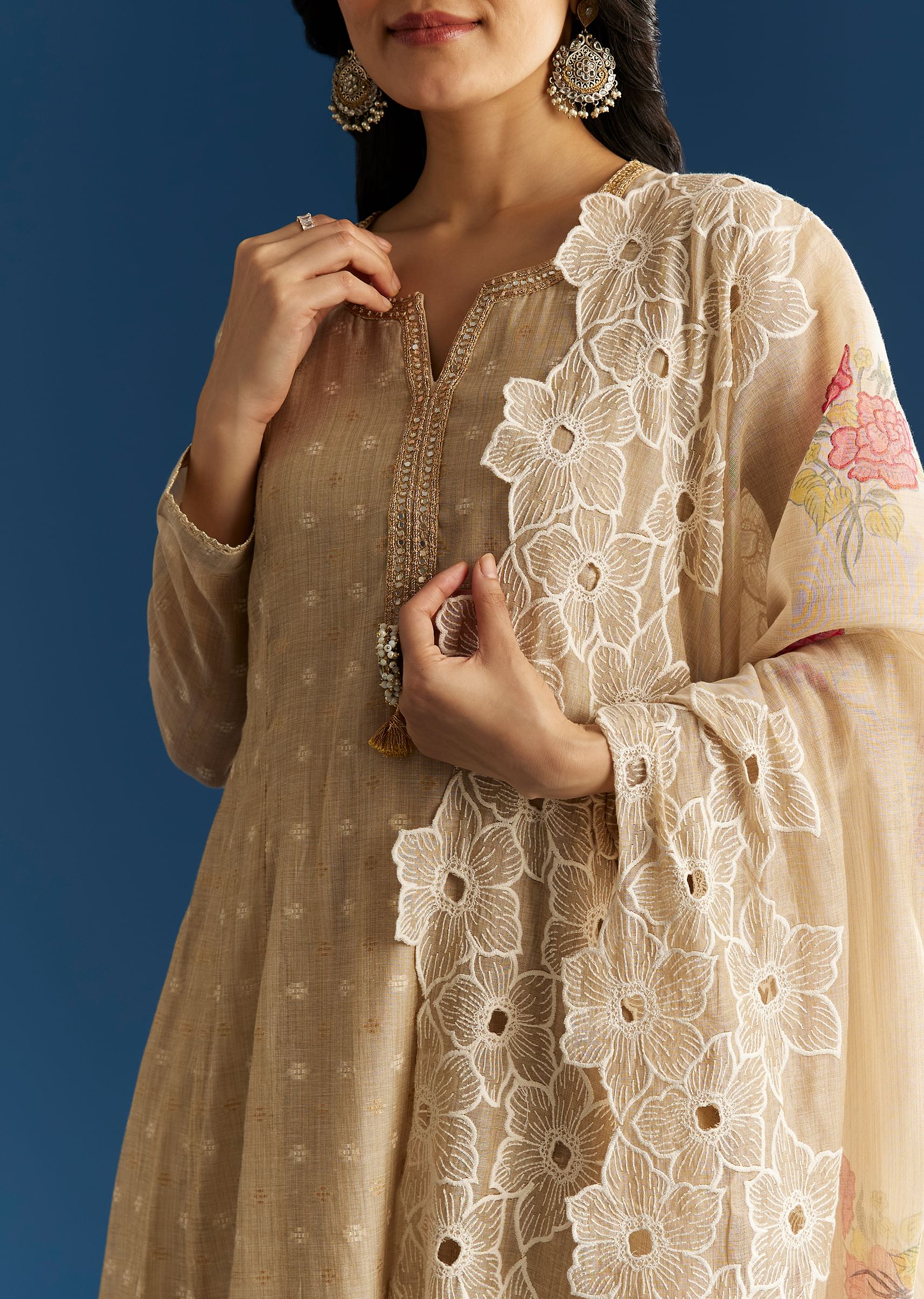beige-jamdani-butti-anarkali-with-cutwork-dupatta-sg305548-2_afb7b099-7900-488e-a61e-ac6a0ce6f16f.jpg