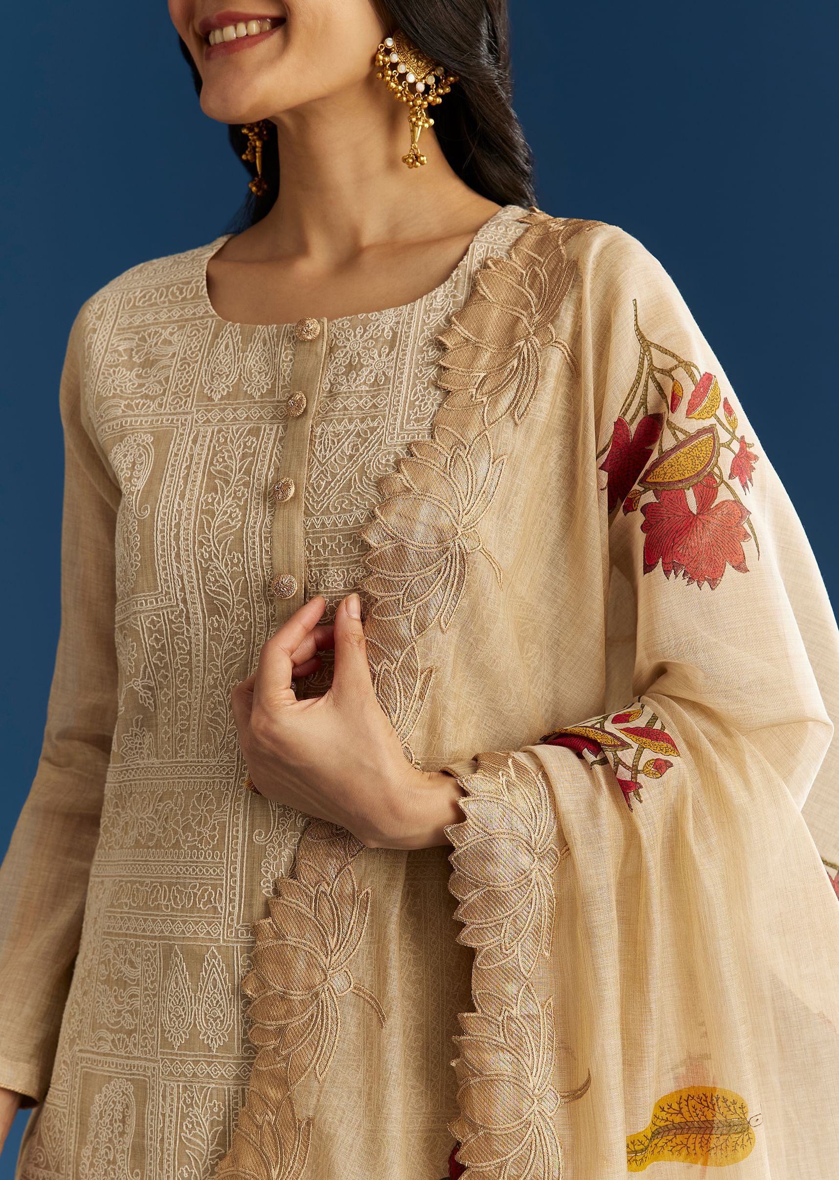 beige-jamdani-cotton-kurta-set-with-thread-work-and-block-print-dupatta-sg305543-2_7b689c80-07a7-41ea-918e-b3a6ec17c94c.jpg