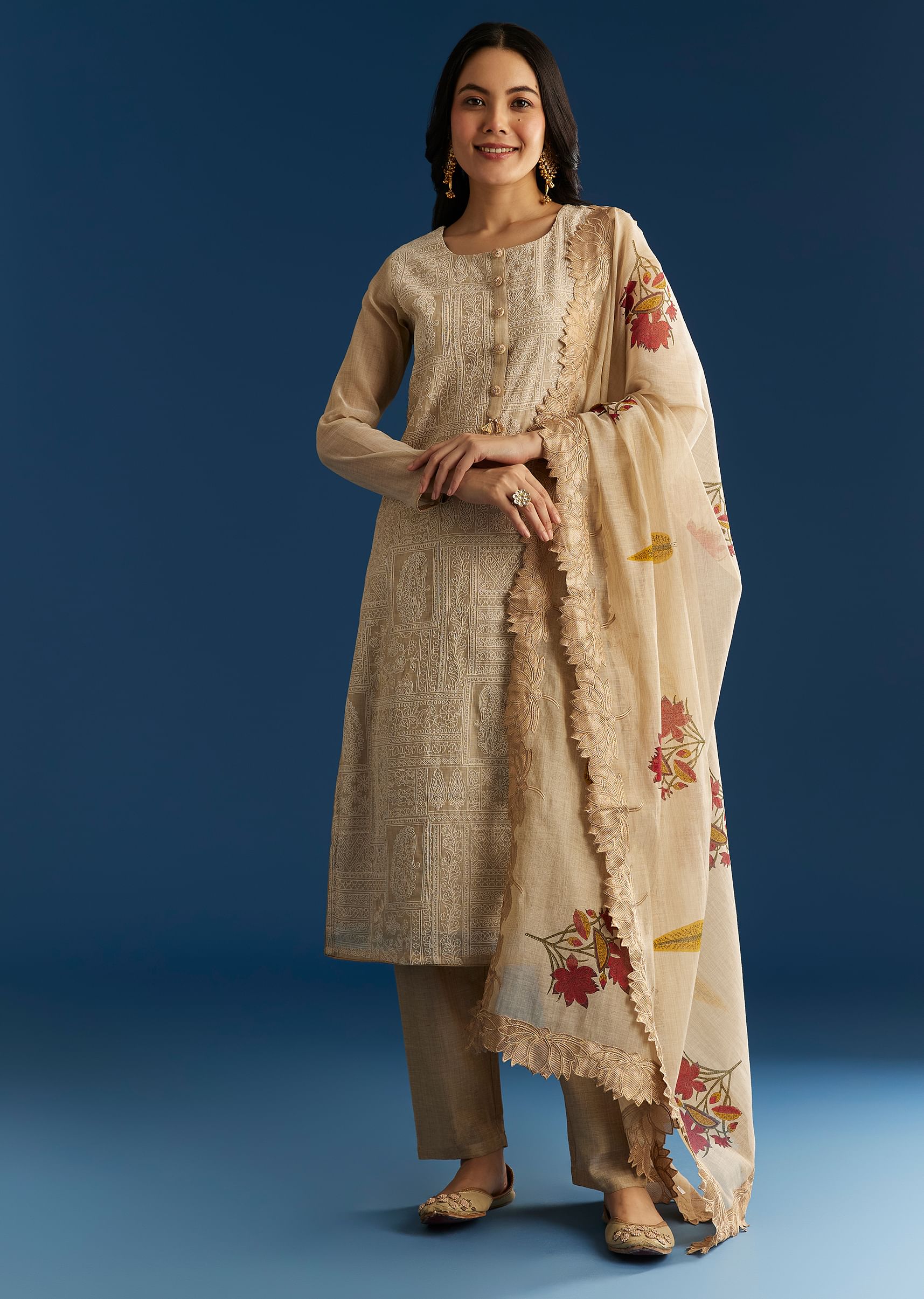 beige-jamdani-cotton-kurta-set-with-thread-work-and-block-print-dupatta-sg305543-3_1f911d81-afc3-4e6e-8c41-30bea137544f.jpg