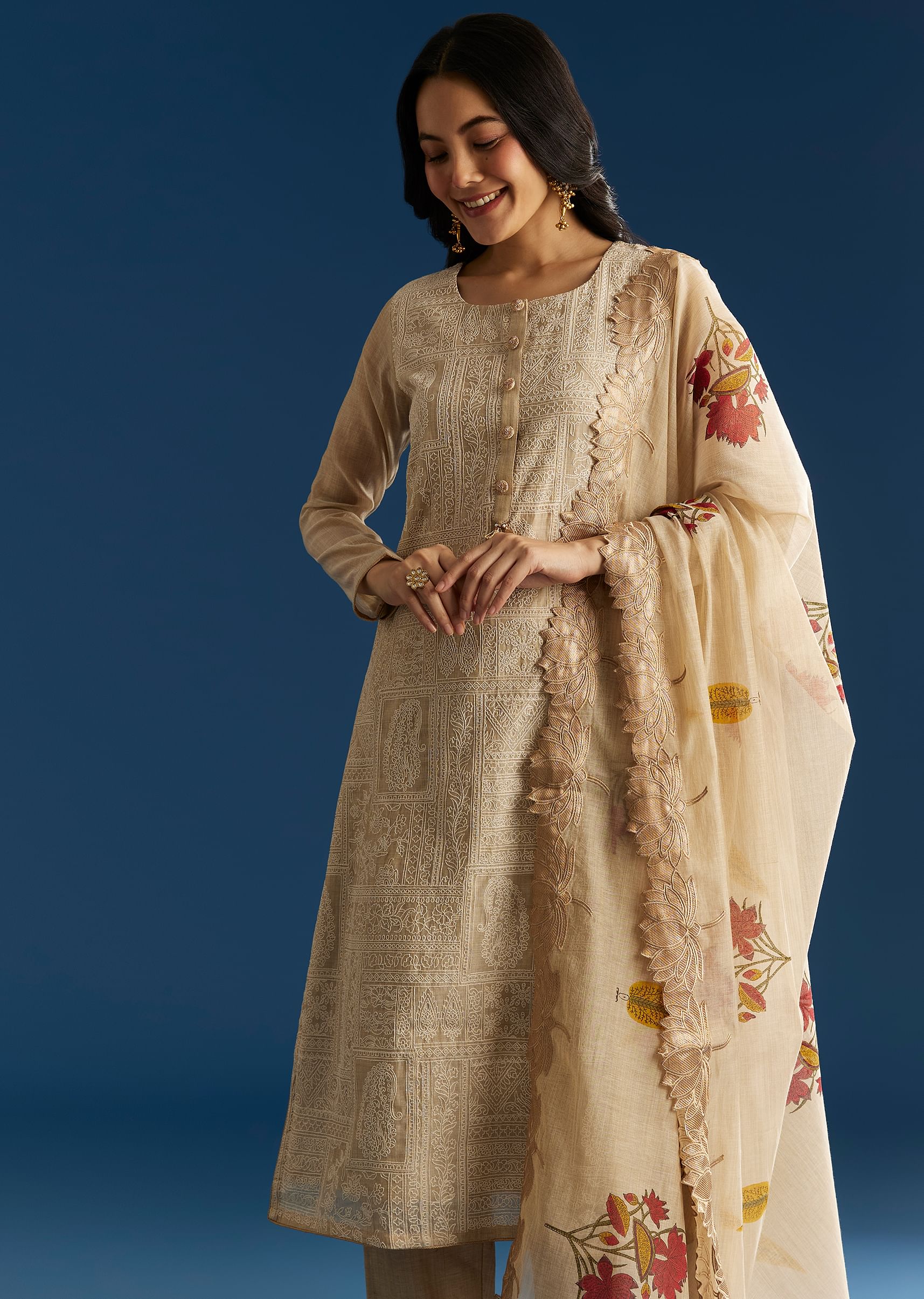 beige-jamdani-cotton-kurta-set-with-thread-work-and-block-print-dupatta-sg305543-4_468a8583-01ec-4563-99cb-dbc924040797.jpg