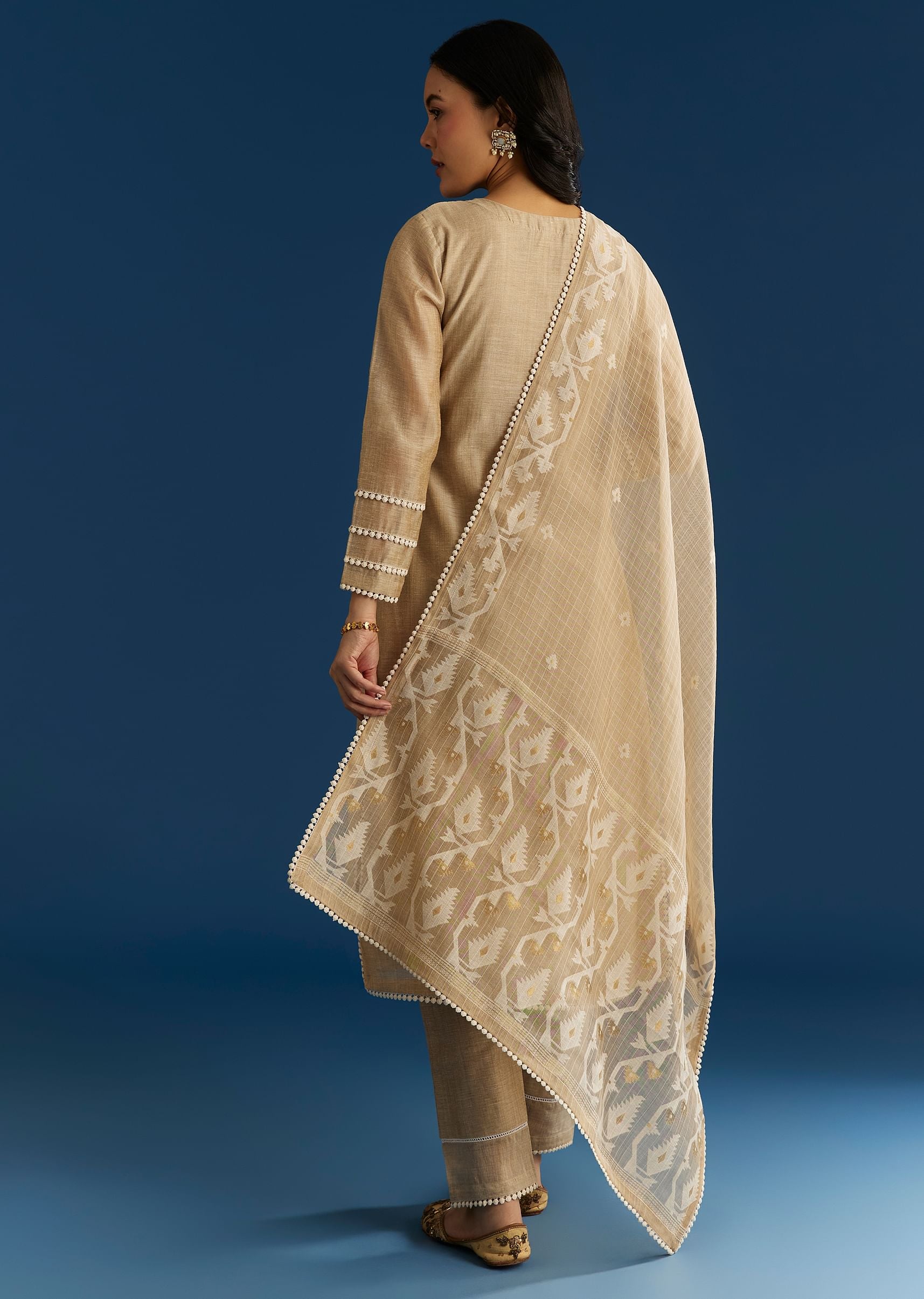 beige-jamdani-kurta-set-with-thread-and-sequins-work-sg305528-5_316aceef-47f6-4ac7-9f7e-1b1b9494130b.jpg