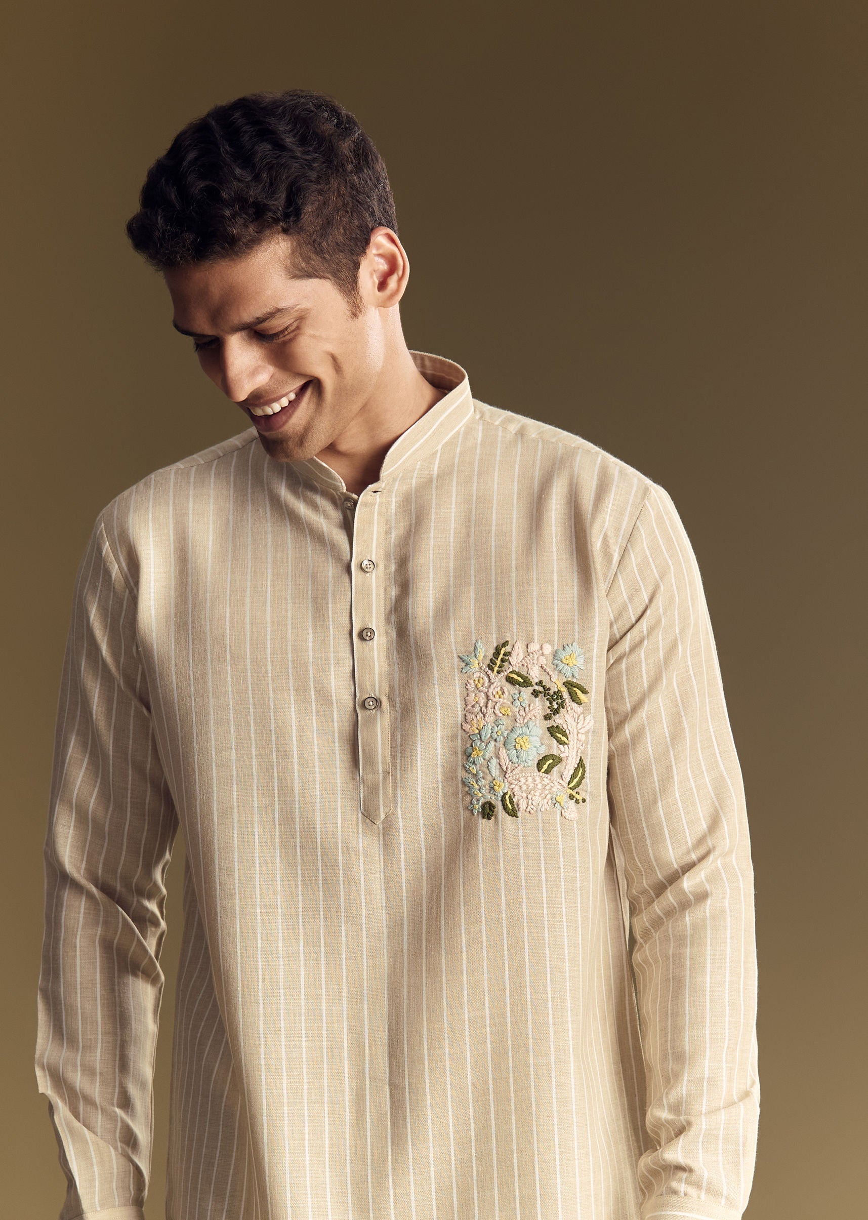 beige-linen-kurta-set-with-delicate-hand-embroidery-sg321668-1_0cd5e160-1c55-4a6f-8688-c0c293c129ec.jpg