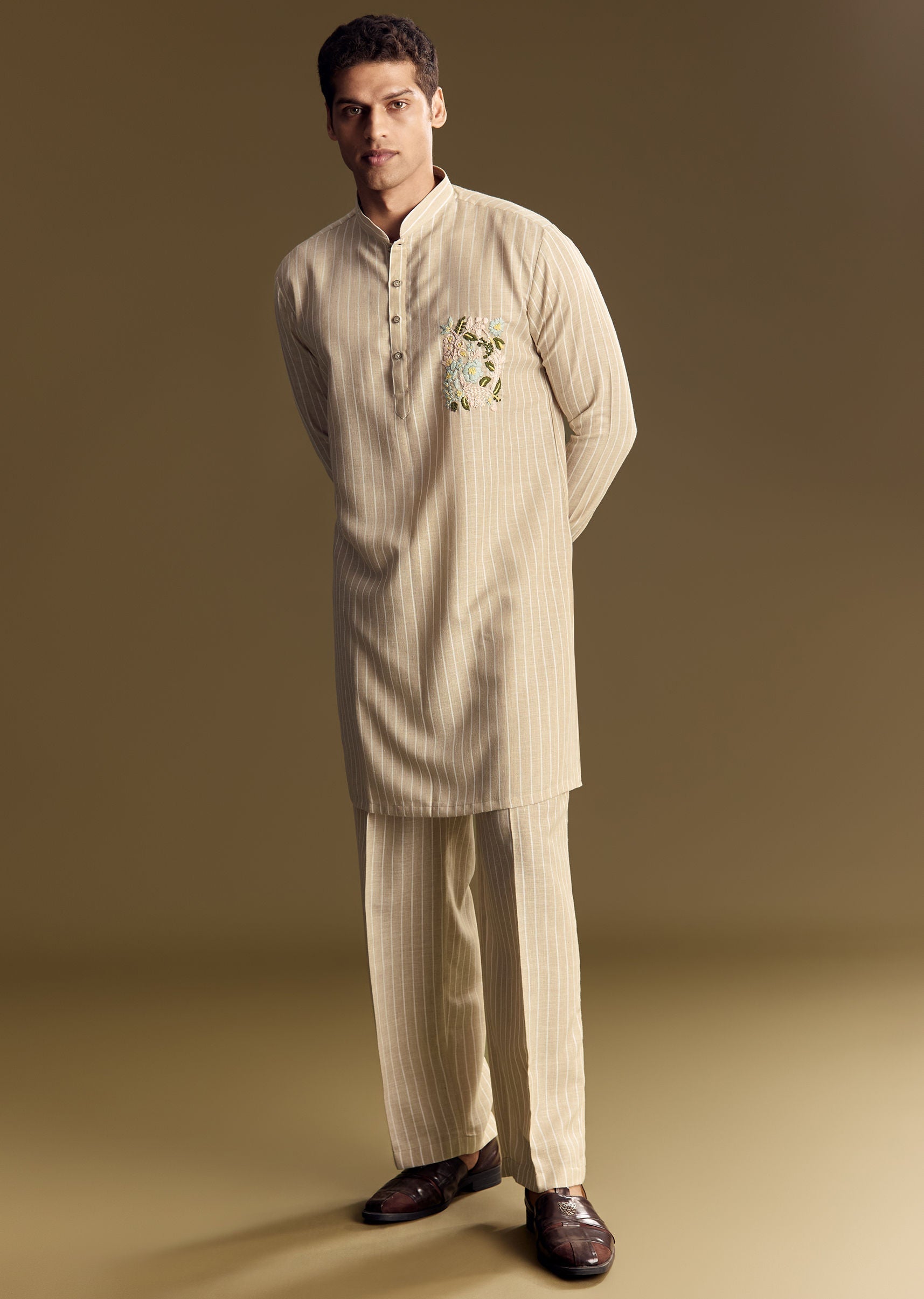 beige-linen-kurta-set-with-delicate-hand-embroidery-sg321668-2_a19013ad-1914-4430-9241-3a8338387e56.jpg