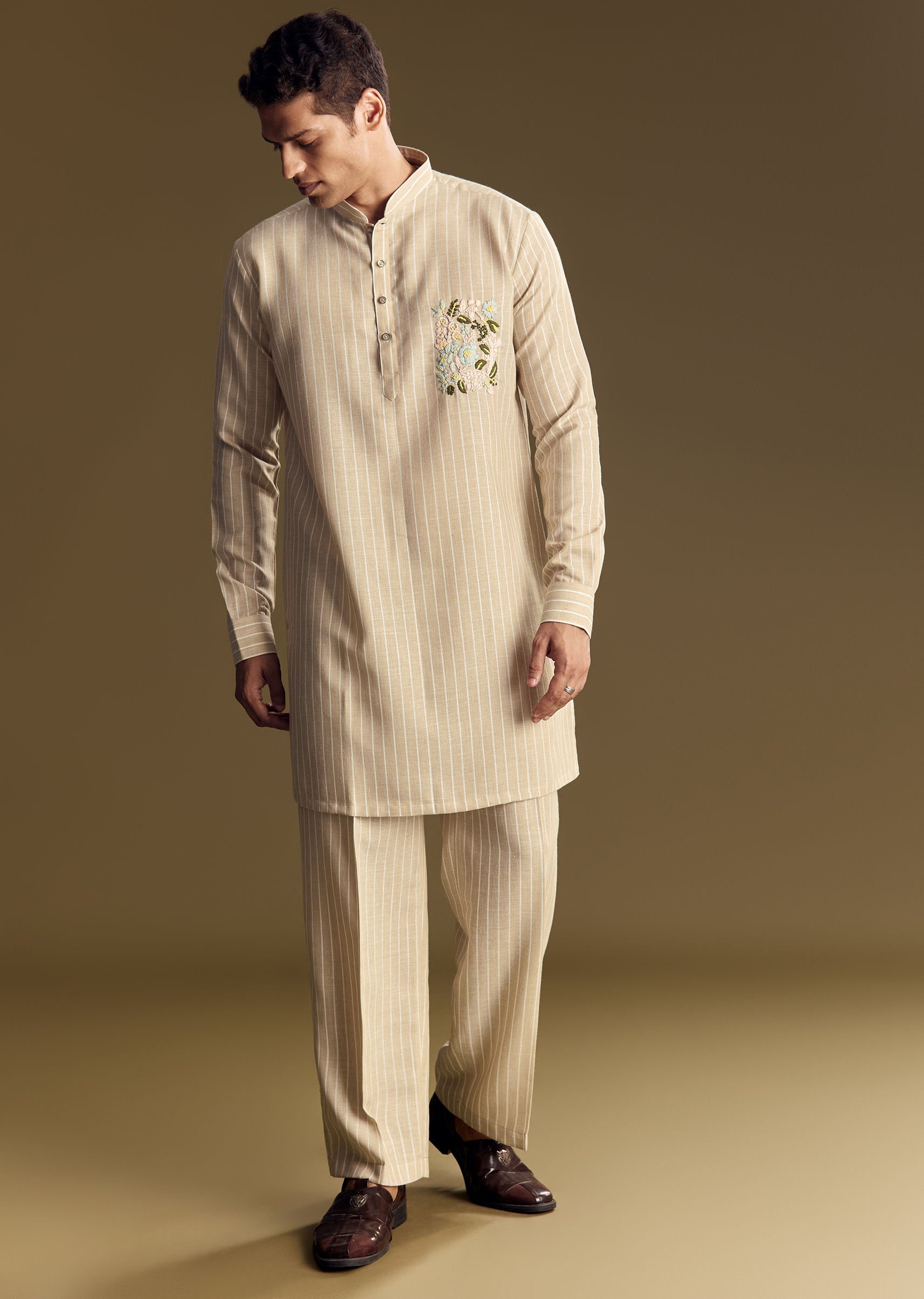beige-linen-kurta-set-with-delicate-hand-embroidery-sg321668-4_2c997c26-8e7a-49ba-93de-a35ffd09ec4c.jpg