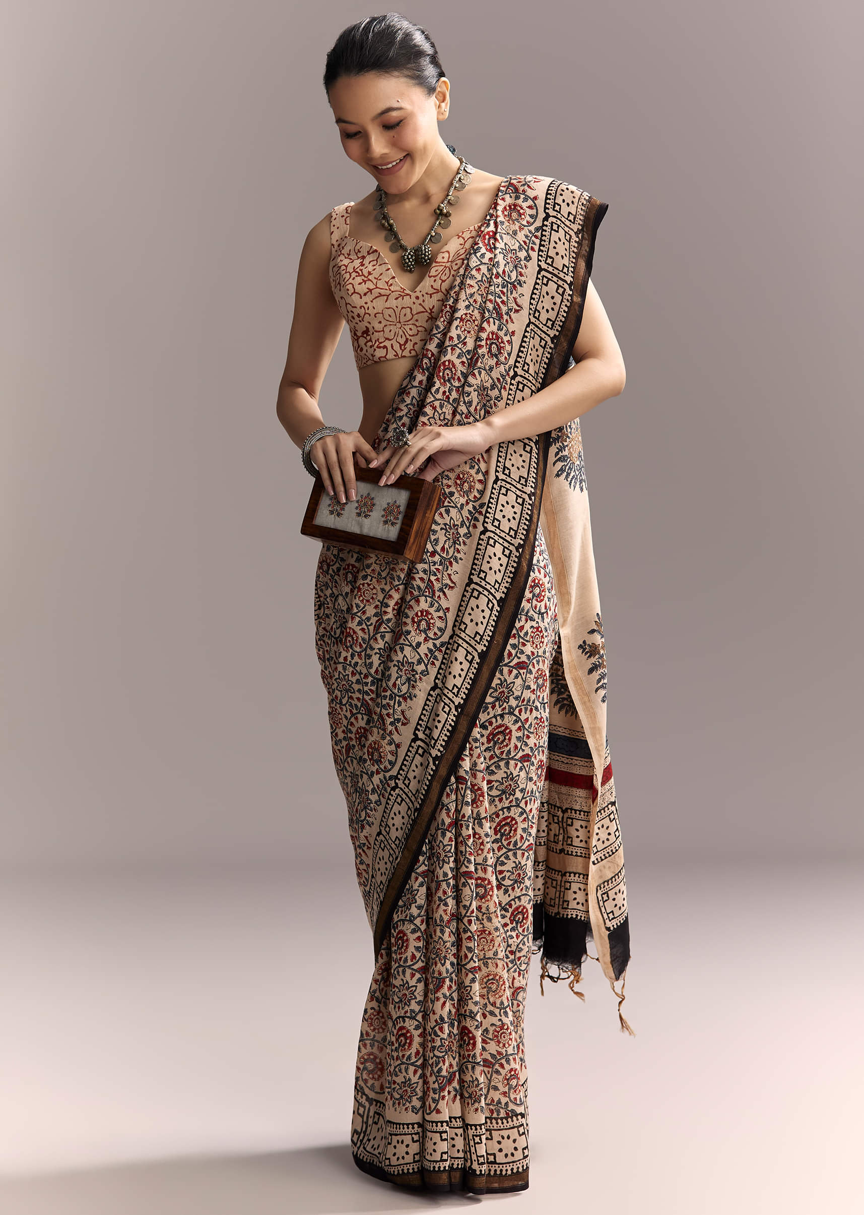 beige-linen-saree-with-ajrakh-floral-print-and-black-border-sg311975-5.jpg