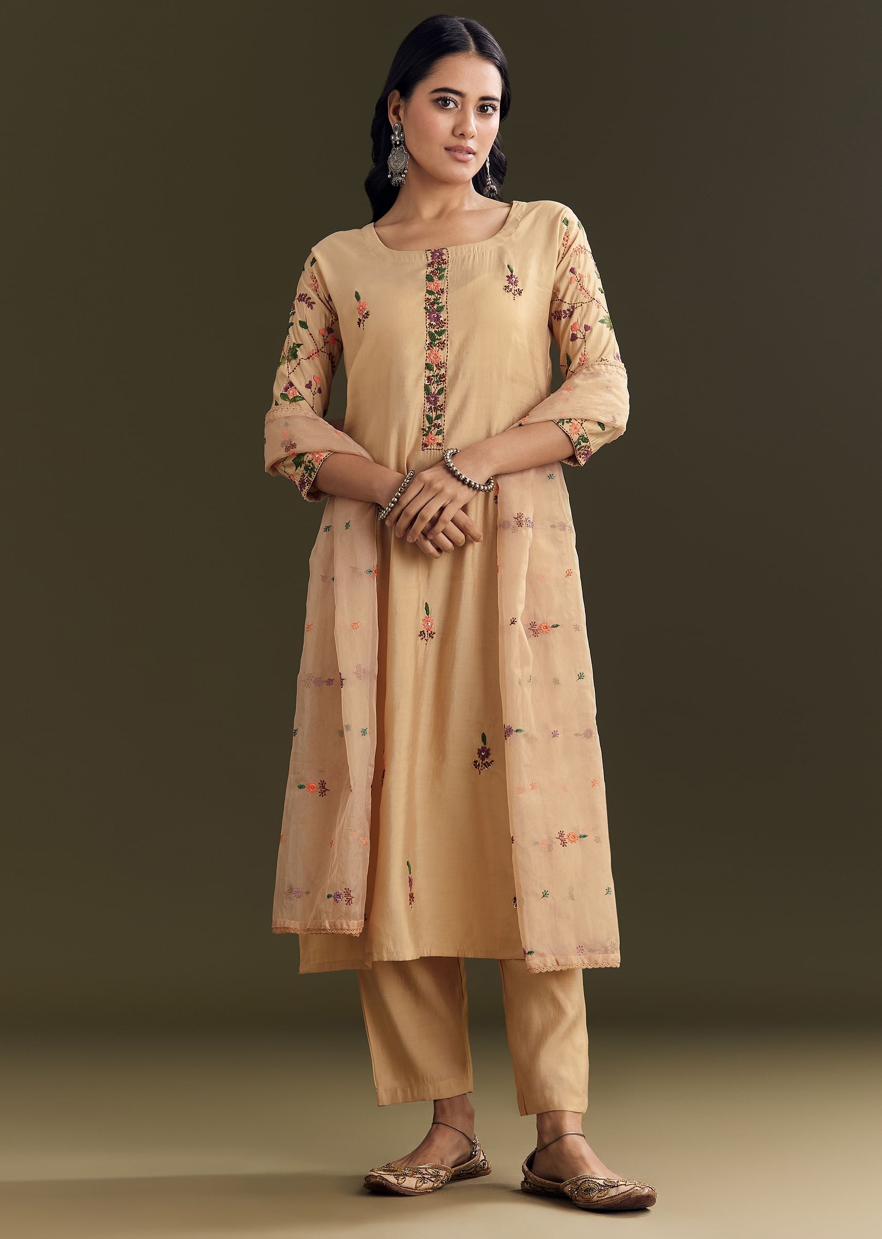 beige-modal-threadwork-kurta-pant-set-with-hand-painting-sg313295-2_df74631c-92cb-48d2-93a3-232dc8205bc3.jpg