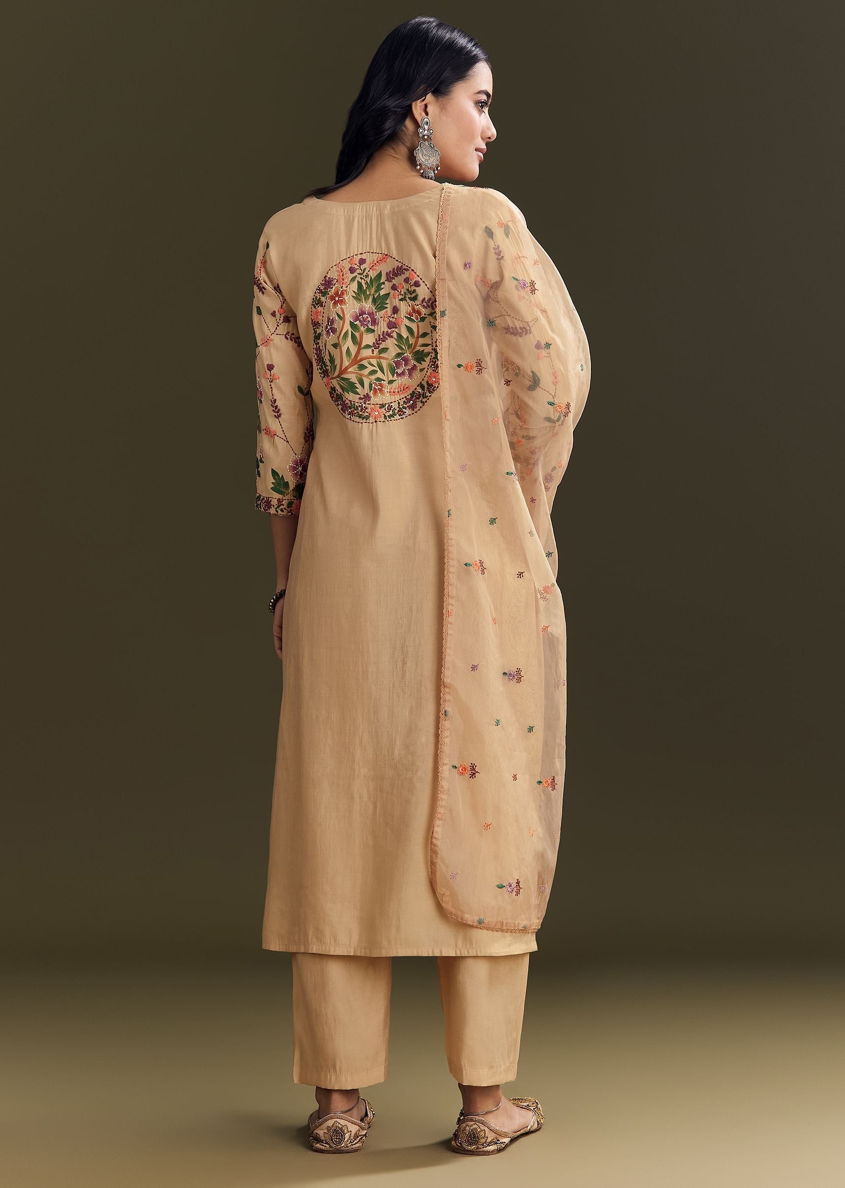 beige-modal-threadwork-kurta-pant-set-with-hand-painting-sg313295-5_84d81add-e0fd-4592-a7a7-ed284717b68e.jpg