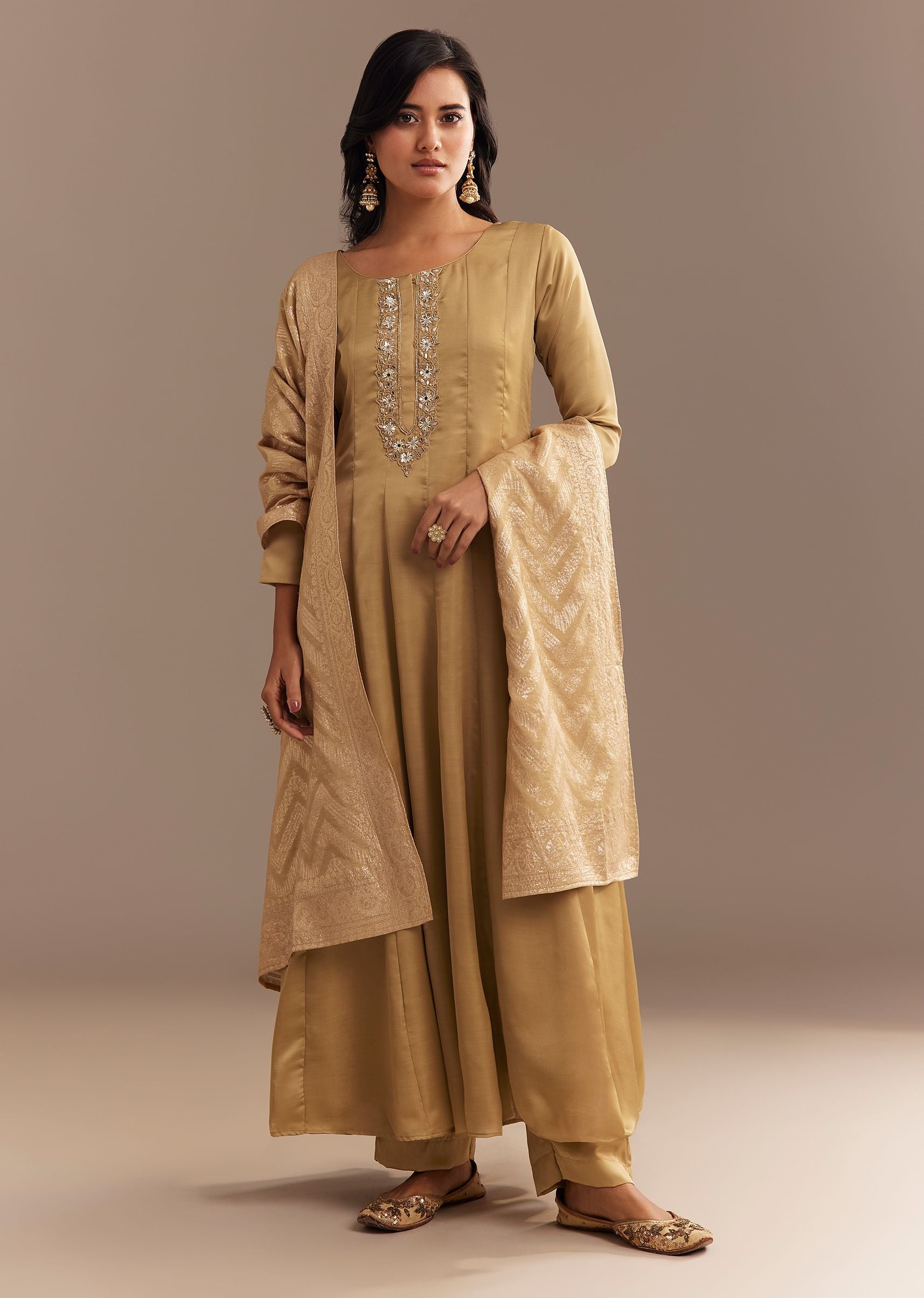beige-muslin-mirror-embroidered-kurta-set-sg305002-4_600feca7-039c-4c81-b887-b96e89045750.jpg