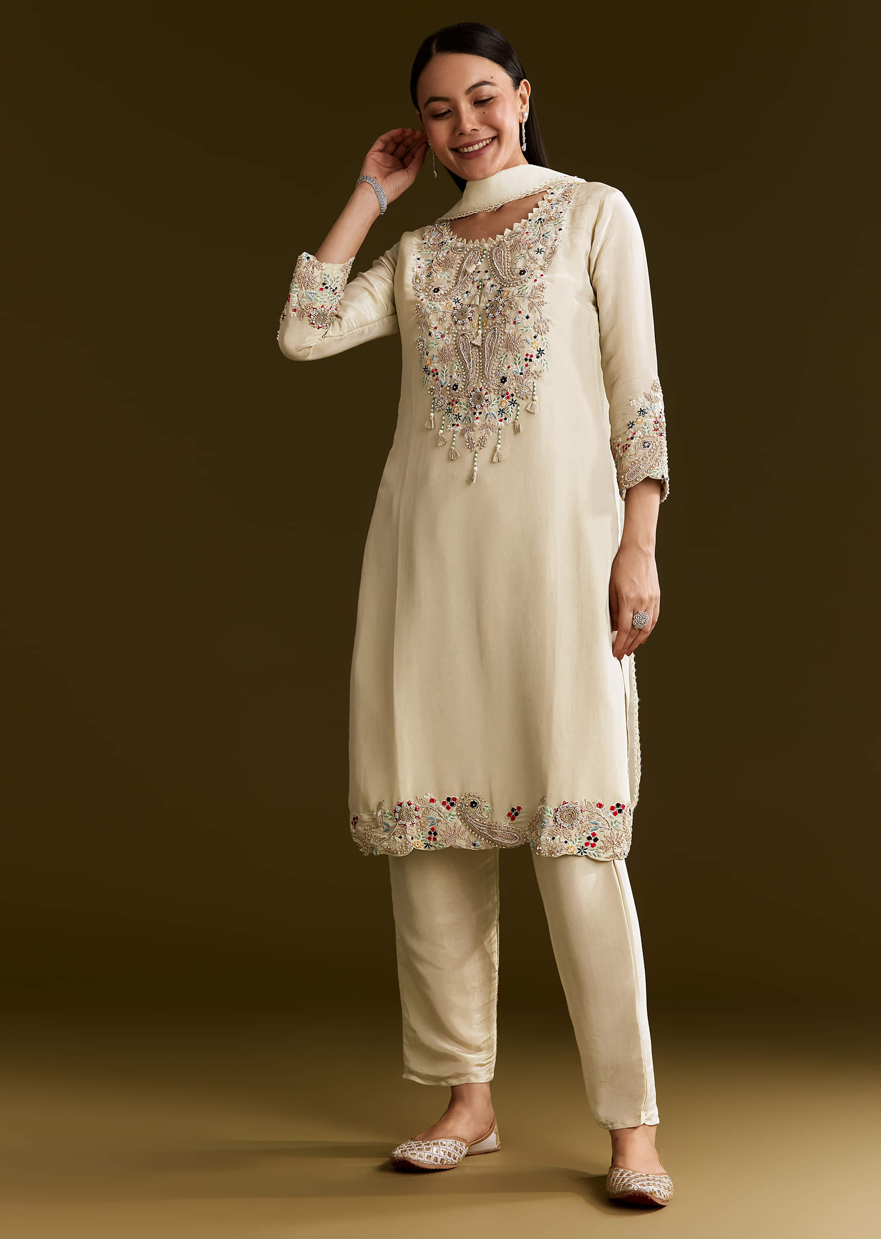 beige-organza-embroidered-kurta-set-with-dupatta-sg324744-4_f9d68a5c-c369-45f0-8cc1-92cb1bbc345b.jpg