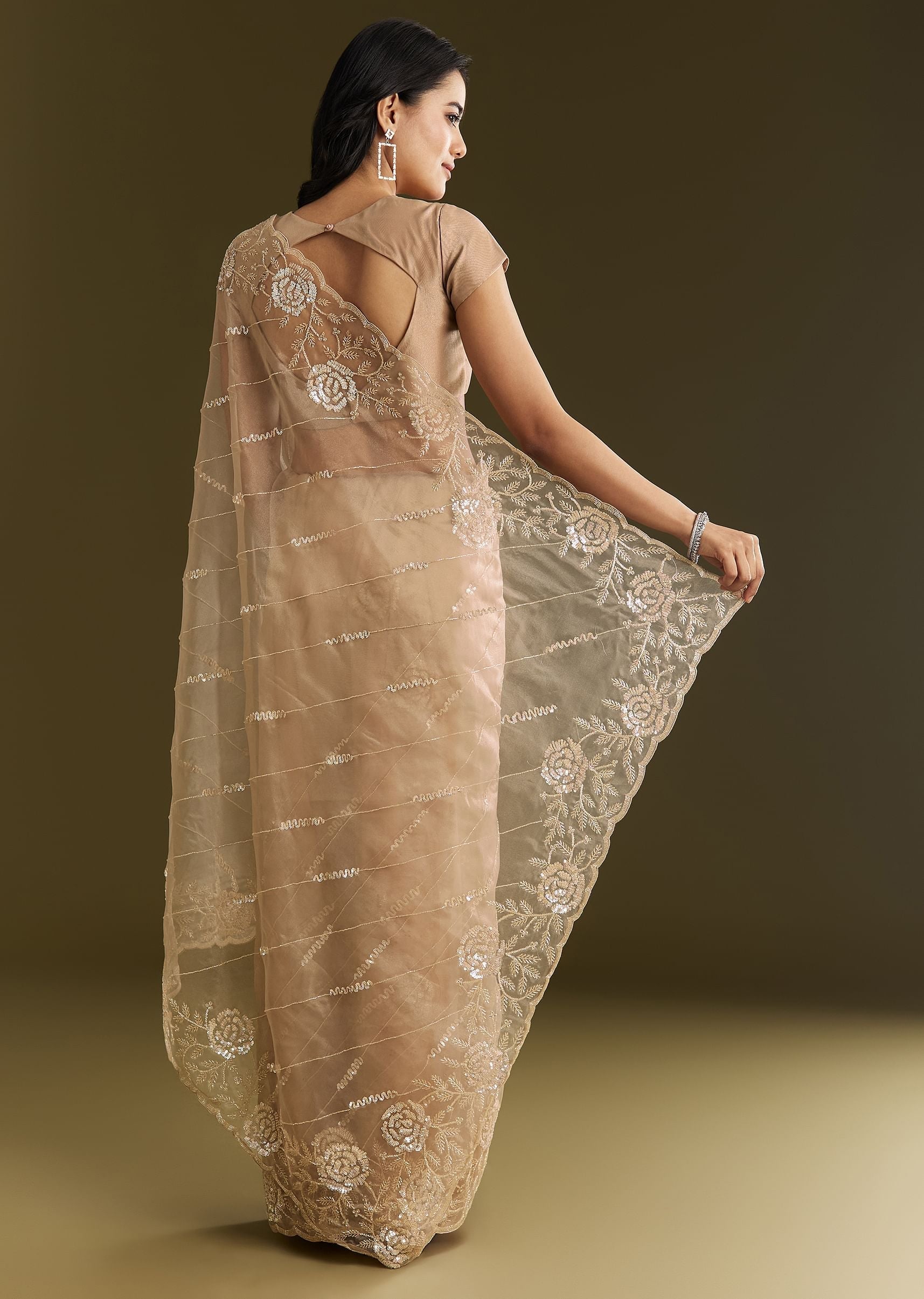 beige-tissue-saree-with-floral-embroidery-and-scallop-border-sg294580-4_da3e6ff4-6542-465b-8436-0e0dda74bd33.jpg