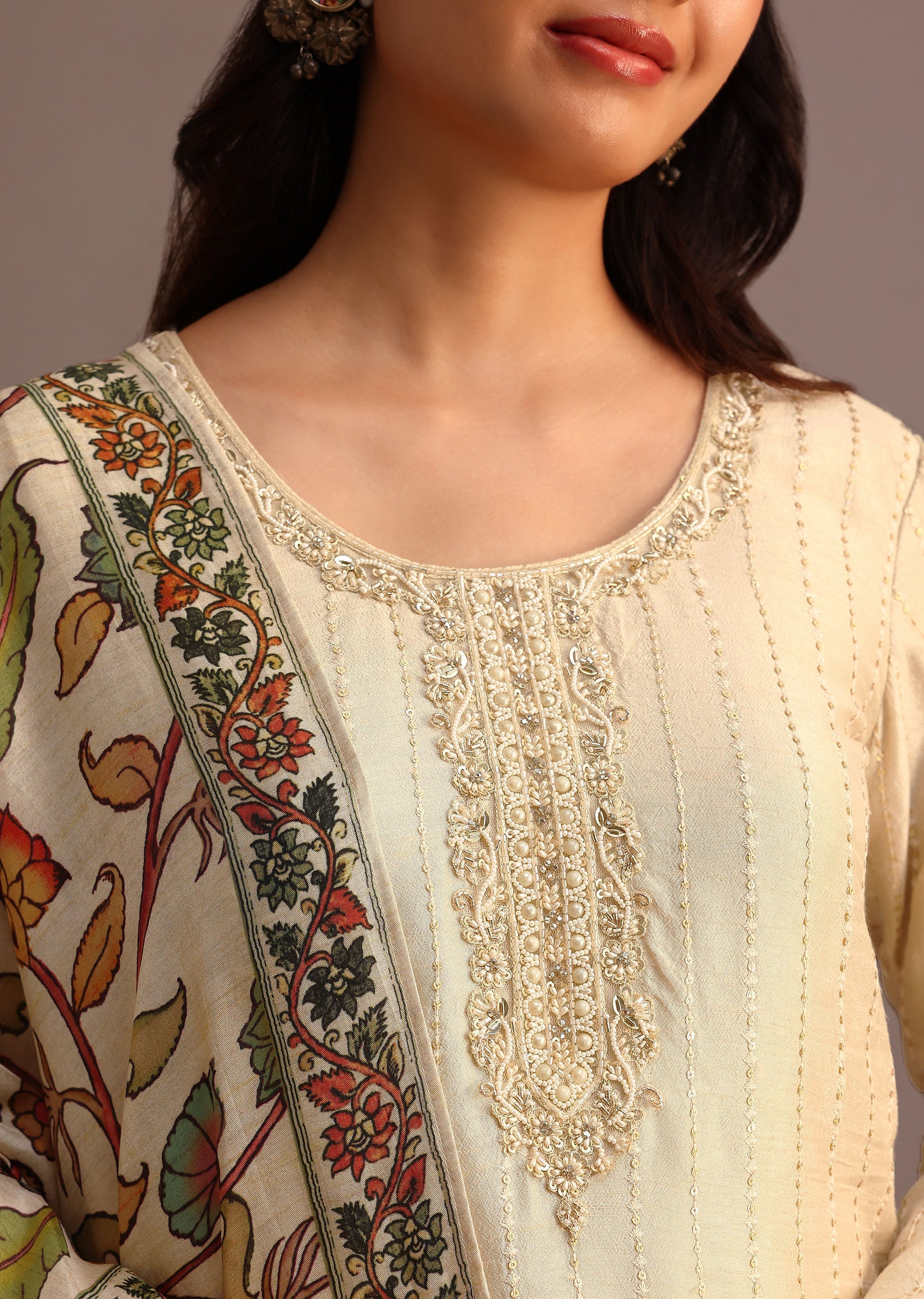 beige_embroidered_kurti_pant_set_with_kalamkari_printed_chanderi-sg273381_3_836aadde-6903-4635-9f85-91b2ebaf54a0.jpg