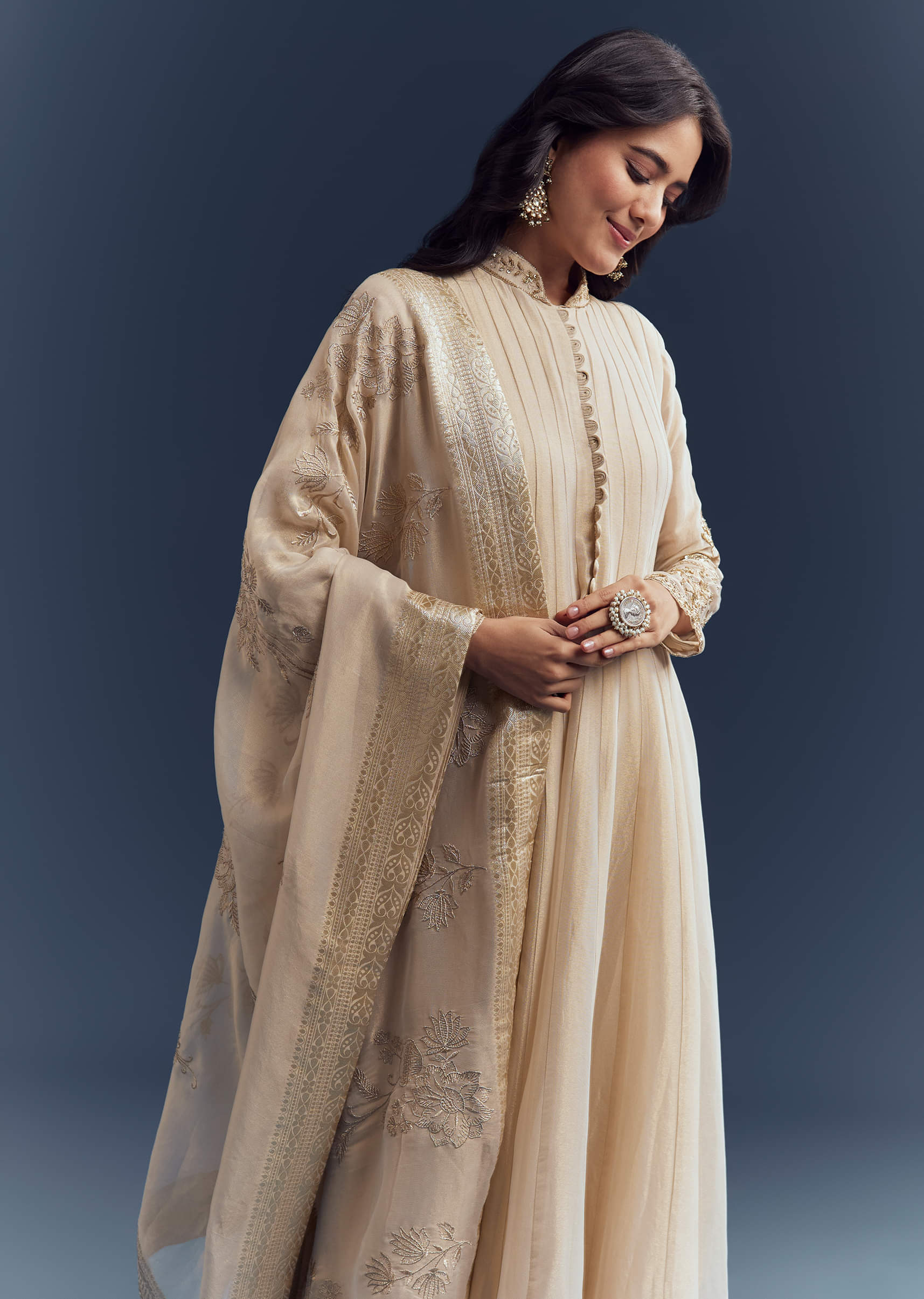 beige_tissue_anarkali_suit_with_delicate_zari-sg341703-5_1.jpg