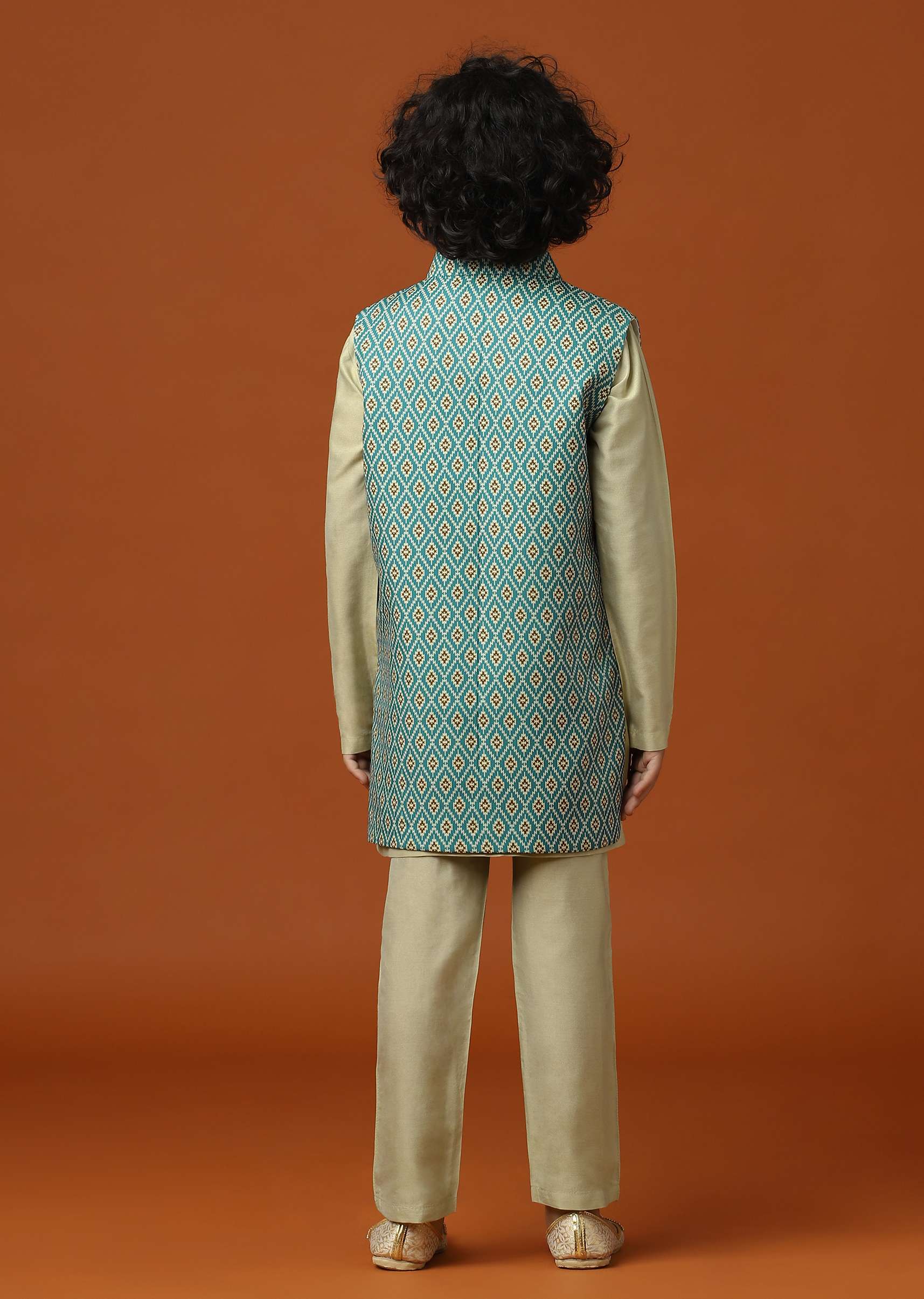 beige_white_patola_printed_jacket_and_kurta_set-sg154780_7_24178d5c-9bfc-487e-bedf-68390f345712.jpg