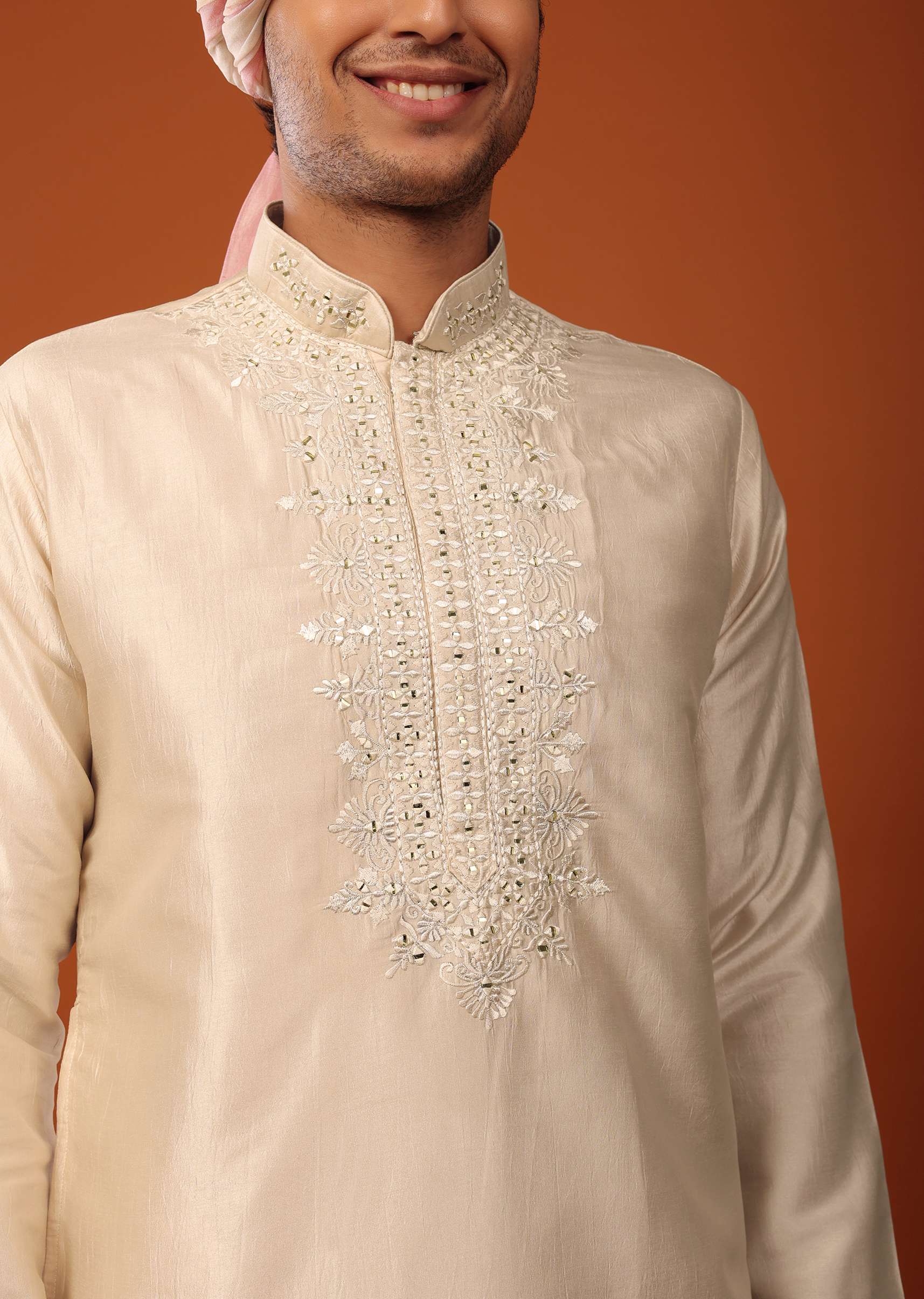 beige_white_sherwani_set_in_rawsilk_with_mirror-sg106870_8_f597ac5f-f472-434c-a43c-53418309887e.jpg