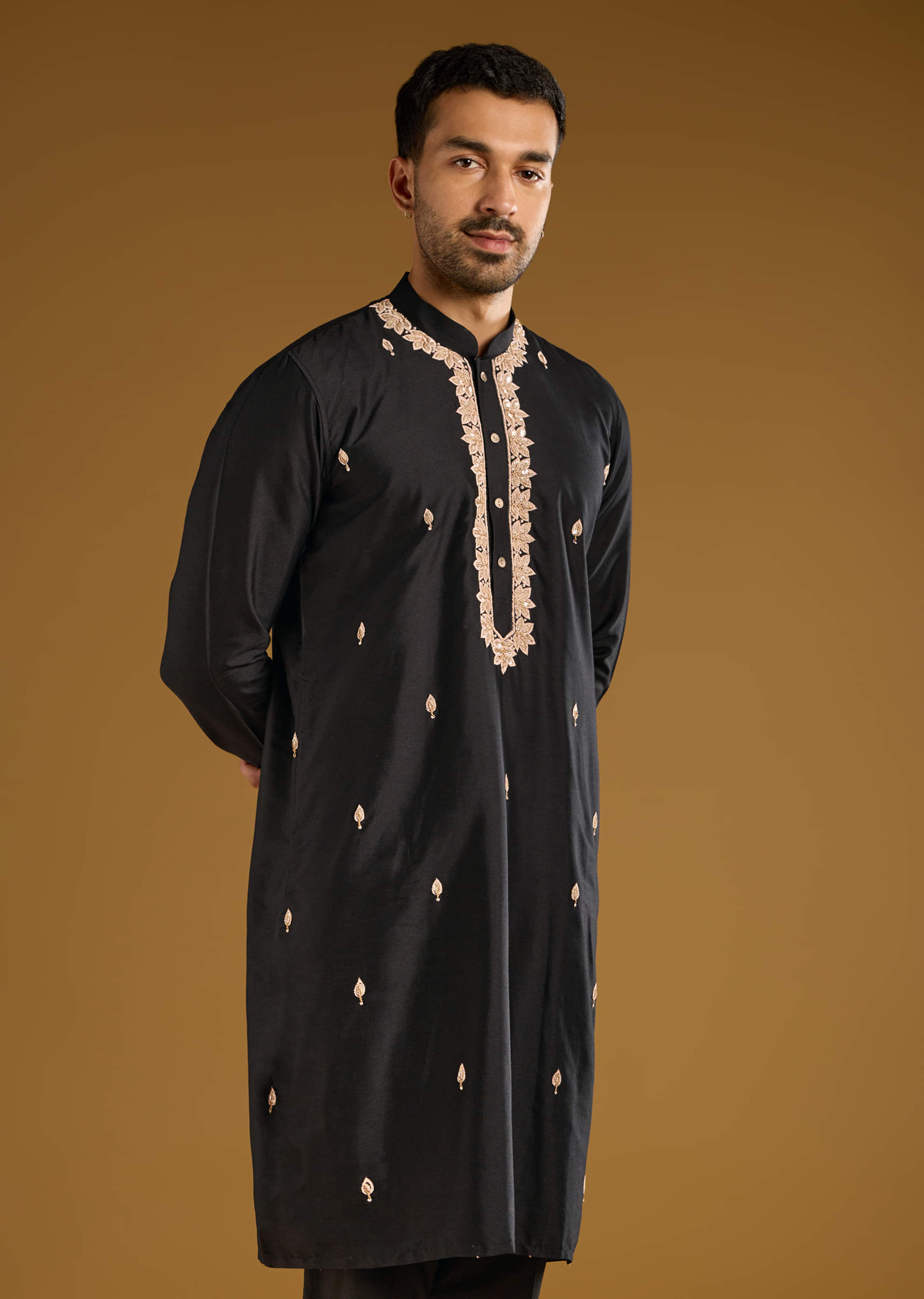 black-banarasi-silk-kurta-set-for-men-with-aari-and-zardosi-work-sg350985-4.jpg
