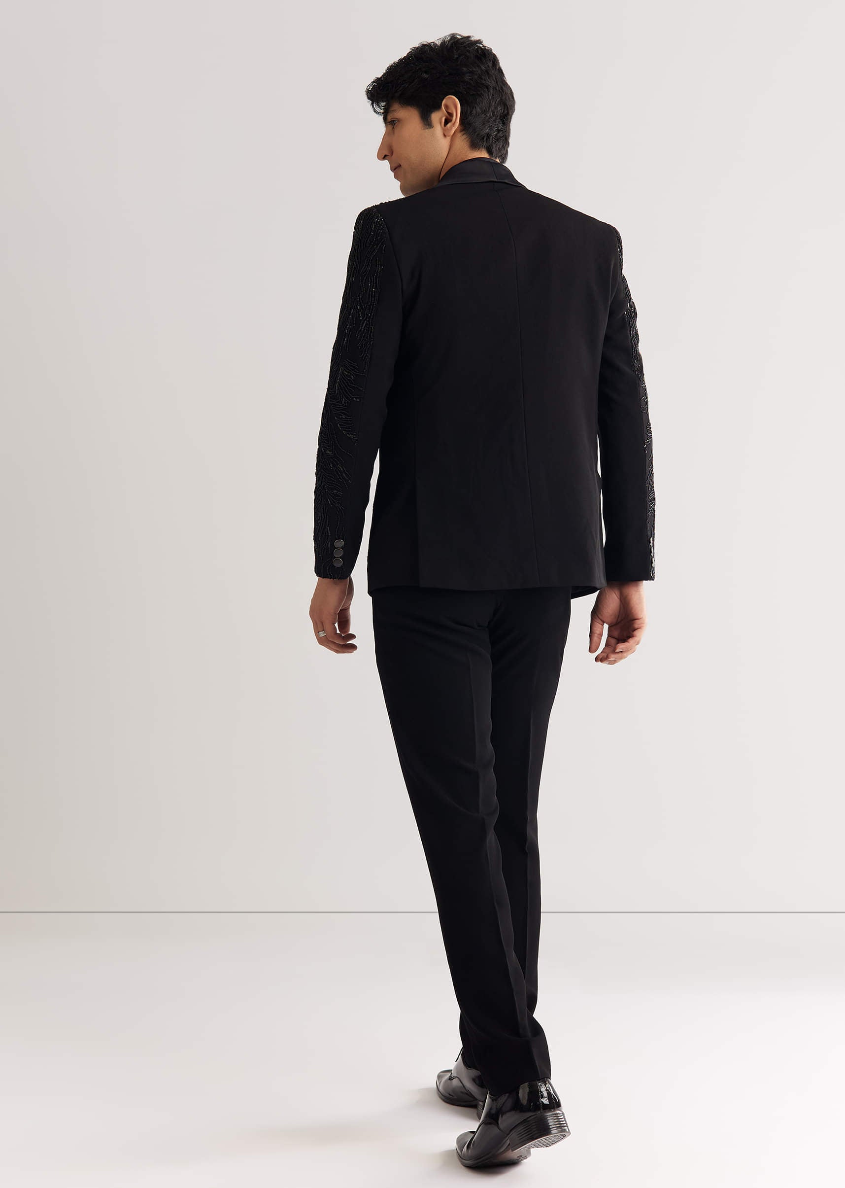 black-beads-and-sequin-embroidered-tuxedo-suit-sg252583-5_1_124bdb09-bdb0-4f9b-a595-a46fe1a77735.jpg