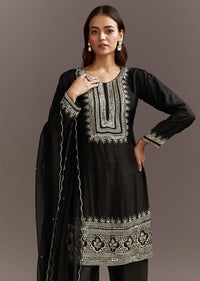 black-beads-and-sequins-work-kurta-set-with-organza-dupatta-sg310004-2.jpg