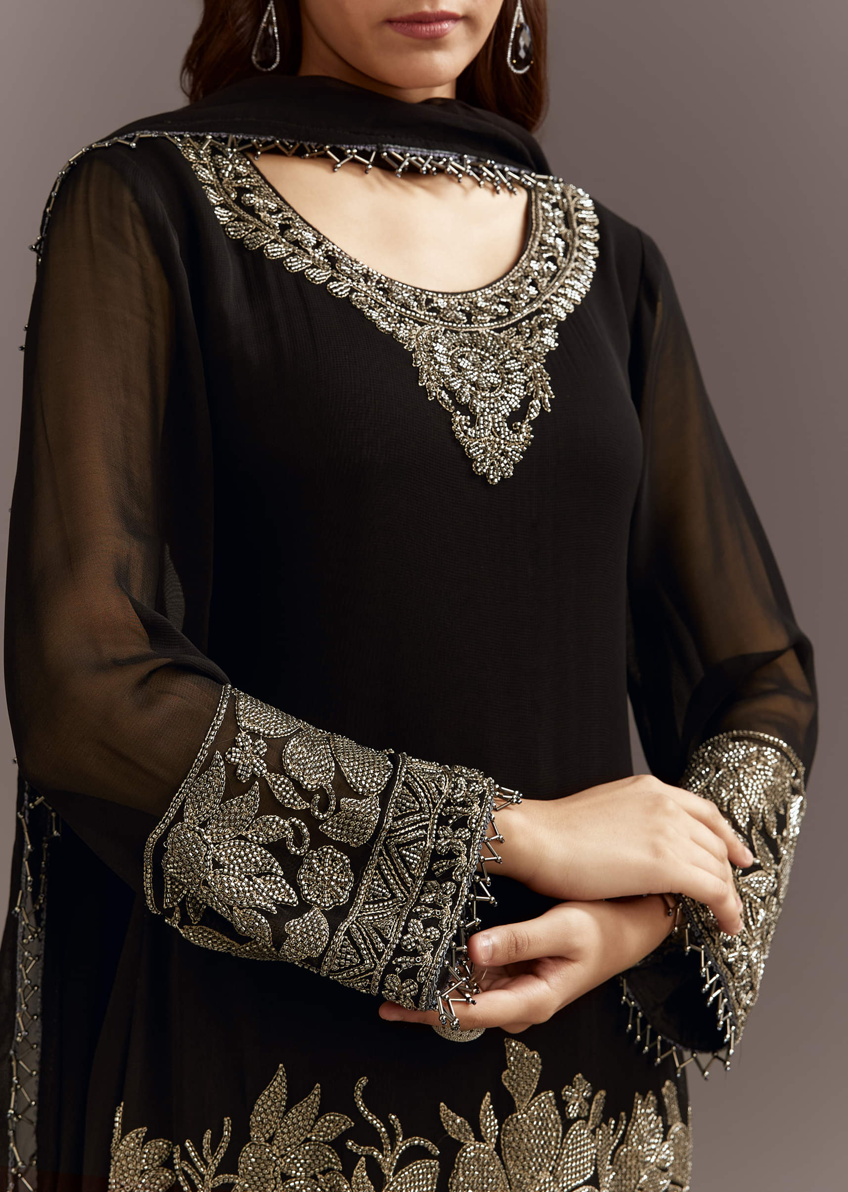 black-beads-work-kurta-dupatta-set-with-fully-beaded-pant-sg313902-4_a7b130f6-bec2-49b2-b45f-8679abb02beb.jpg