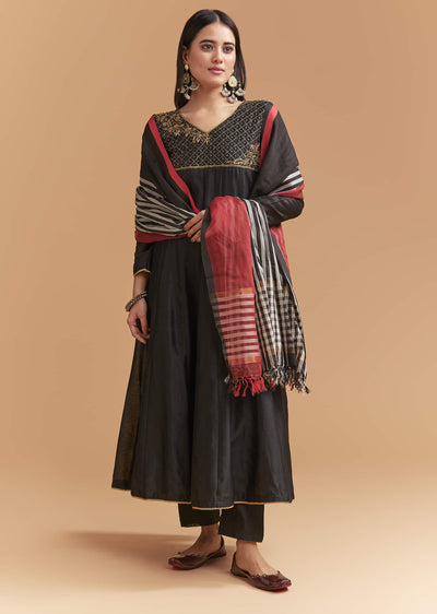 black-chanderi-anarkali-suit-with-zari-and-sequins-embroidery-sg346995-1.jpg