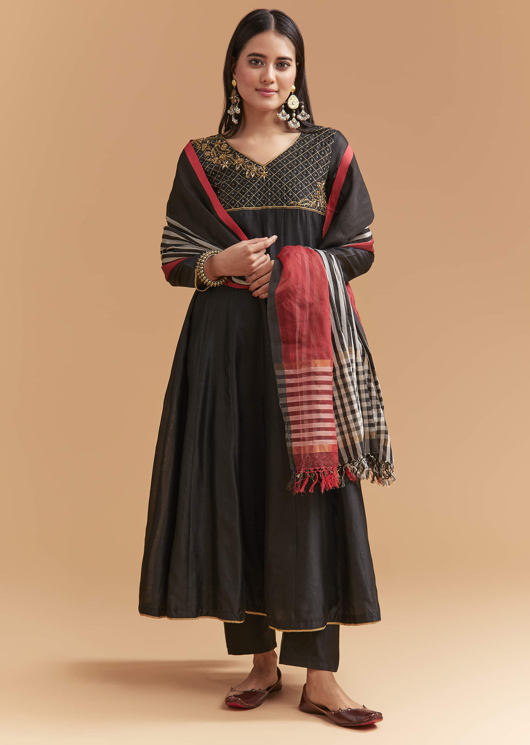 black-chanderi-anarkali-suit-with-zari-and-sequins-embroidery-sg346995-3.jpg