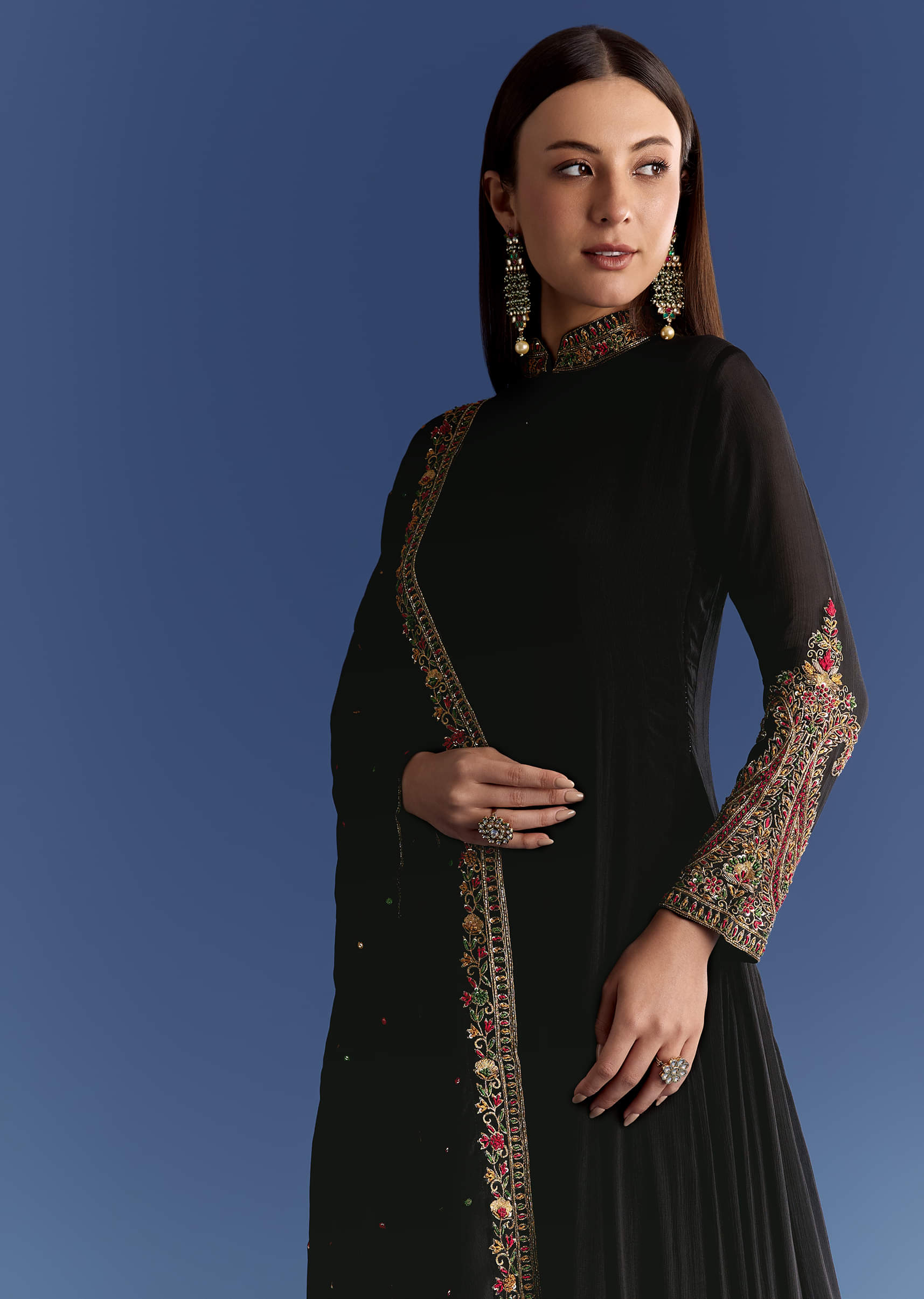 black-chinon-anarkali-with-embroidered-collar-and-zari-dupatta-sg316012-1_724ba2f8-1718-413a-a6c8-a45cdd353e8e.jpg