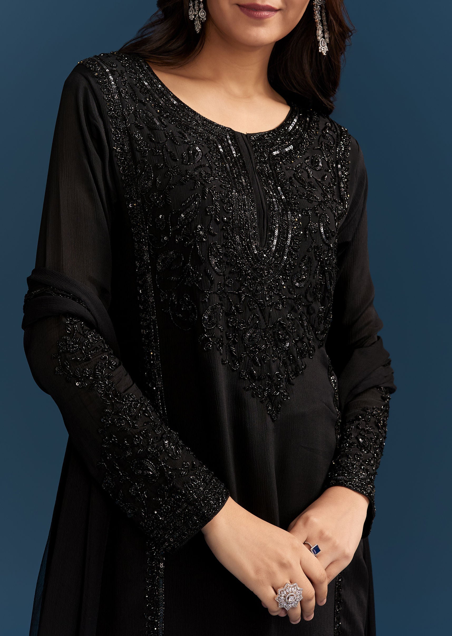 black-chinon-kurta-set-with-sequins-and-cut-dana-work-sg329105-3.jpg