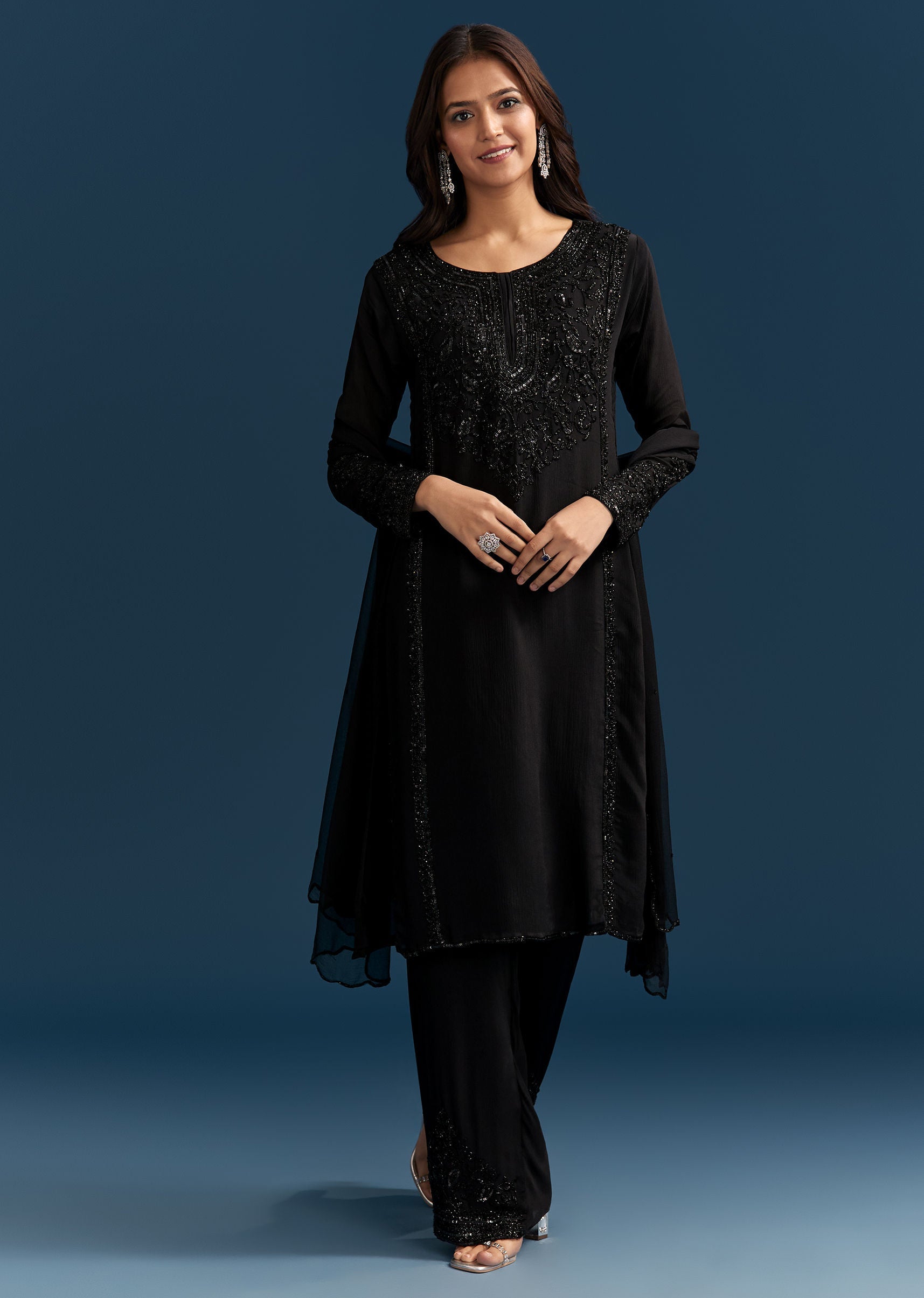 black-chinon-kurta-set-with-sequins-and-cut-dana-work-sg329105-4.jpg