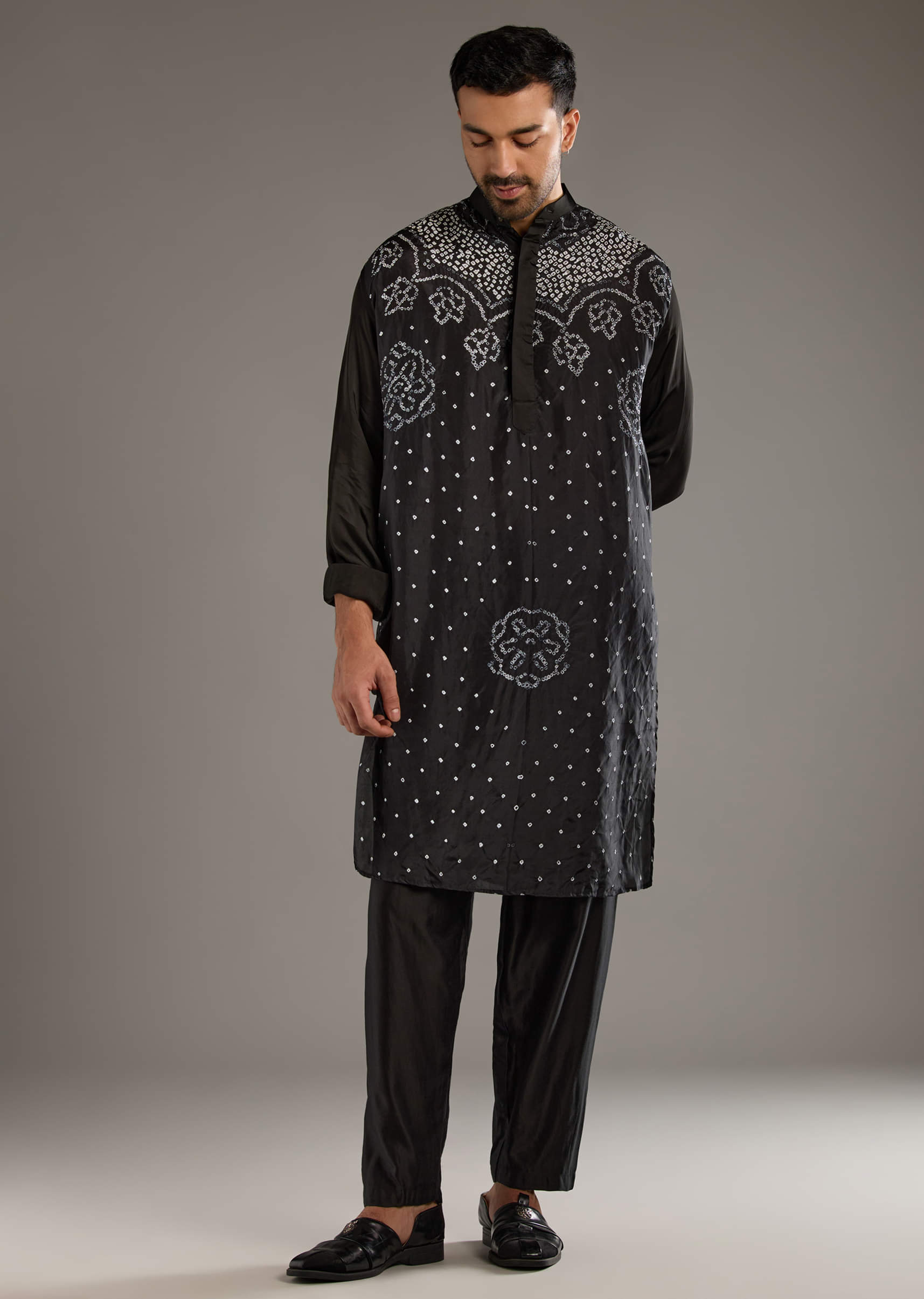 black-cotton-silk-kurta-set-for-men-with-hand-dyed-bandhani-print-sg359414-1.jpg