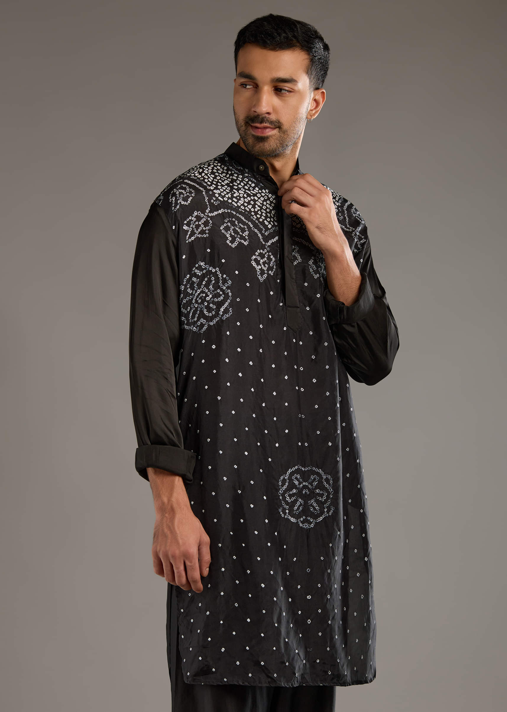 black-cotton-silk-kurta-set-for-men-with-hand-dyed-bandhani-print-sg359414-4.jpg