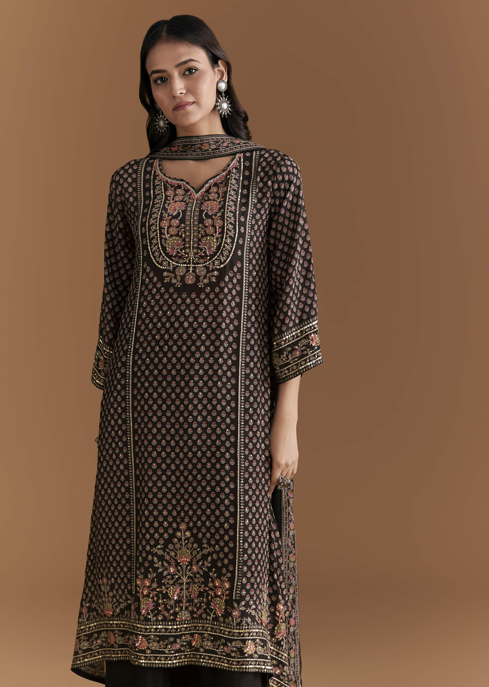 black-crepe-kurta-set-with-indie-print-and-stone-work-4.jpg