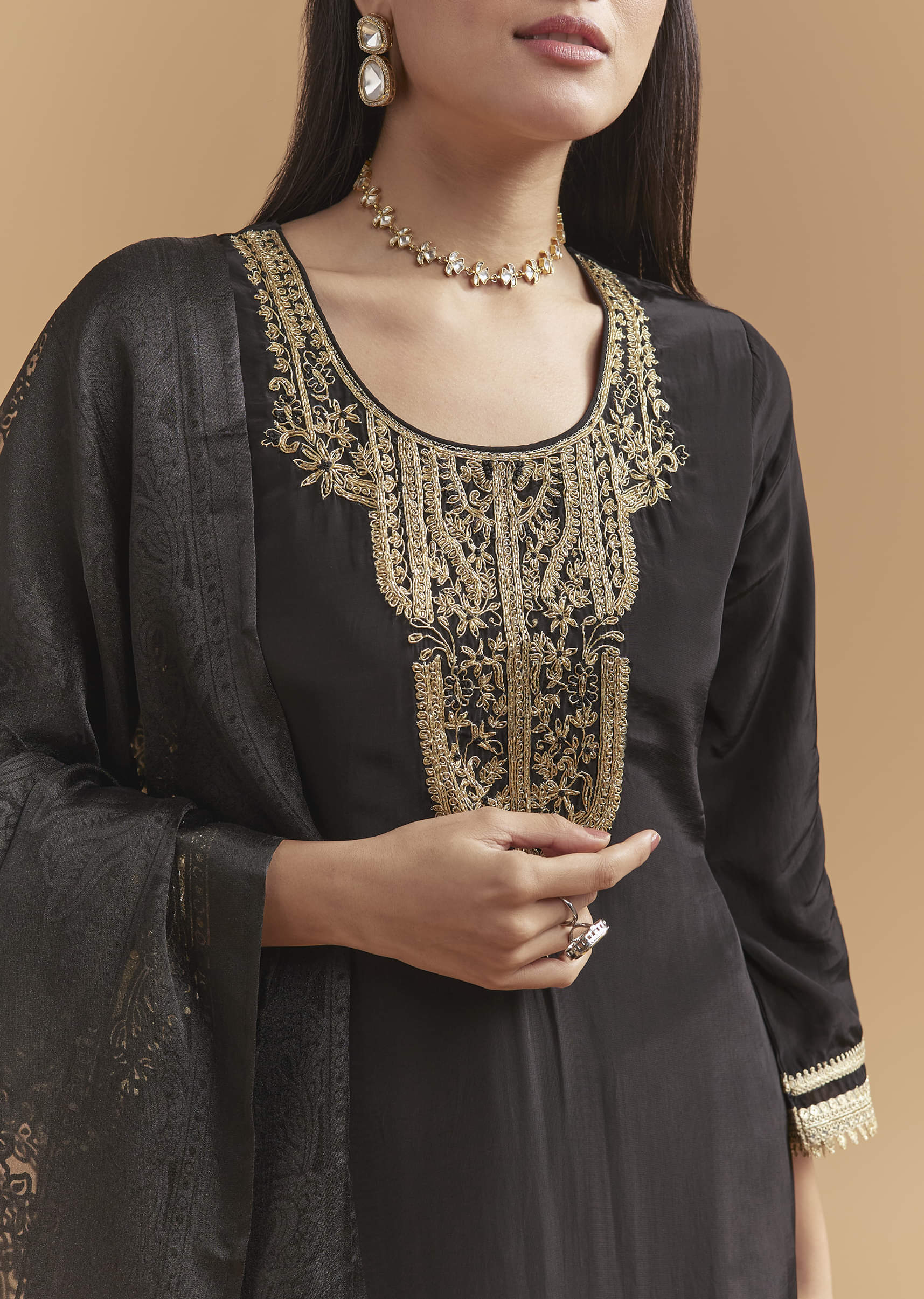 black-crepe-kurta-set-with-zardosi-and-gota-work-sg344716-2.jpg