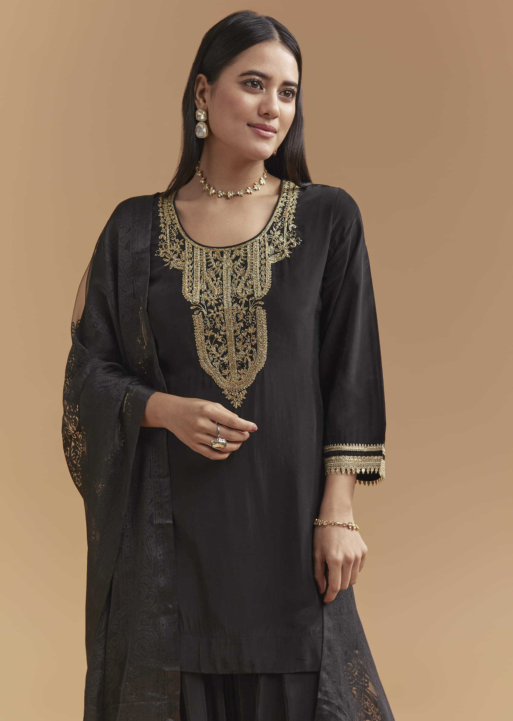 black-crepe-kurta-set-with-zardosi-and-gota-work-sg344716-4.jpg