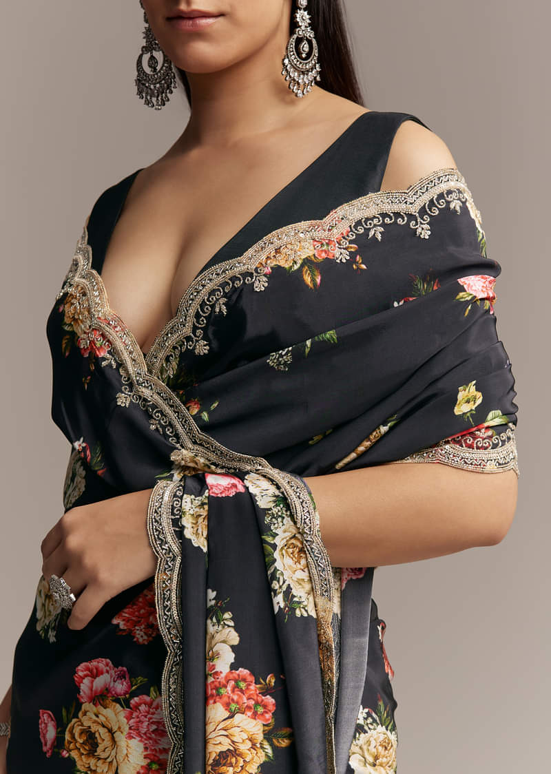 black-crepe-saree-with-floral-digital-print-and-sequin-border-sg328004-2.jpg
