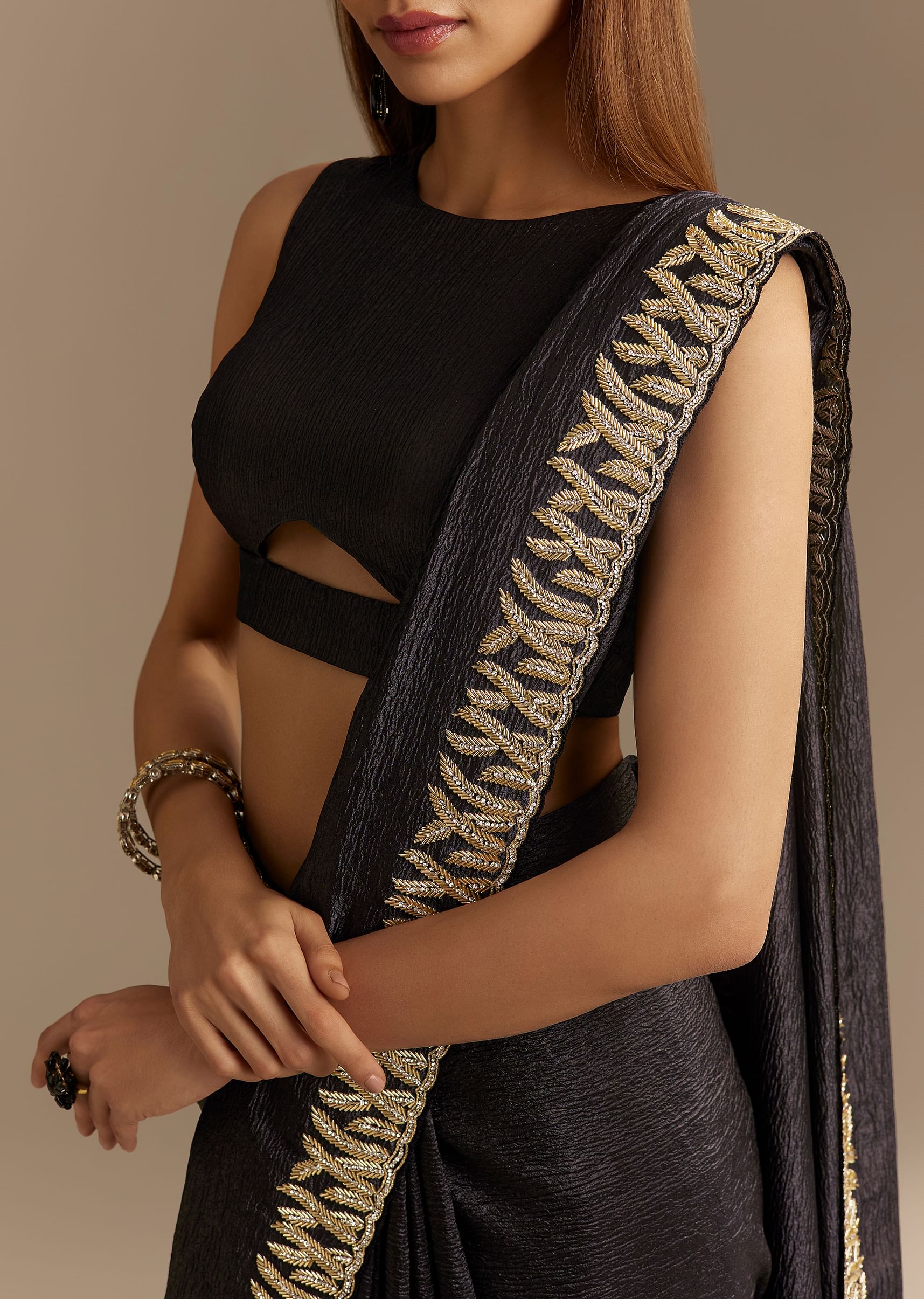 black-crushed-tissue-saree-with-scallop-border-and-stone-embroidery-sg294662-3_d9c8d9b8-9009-41ad-920e-0aa845290d57.jpg