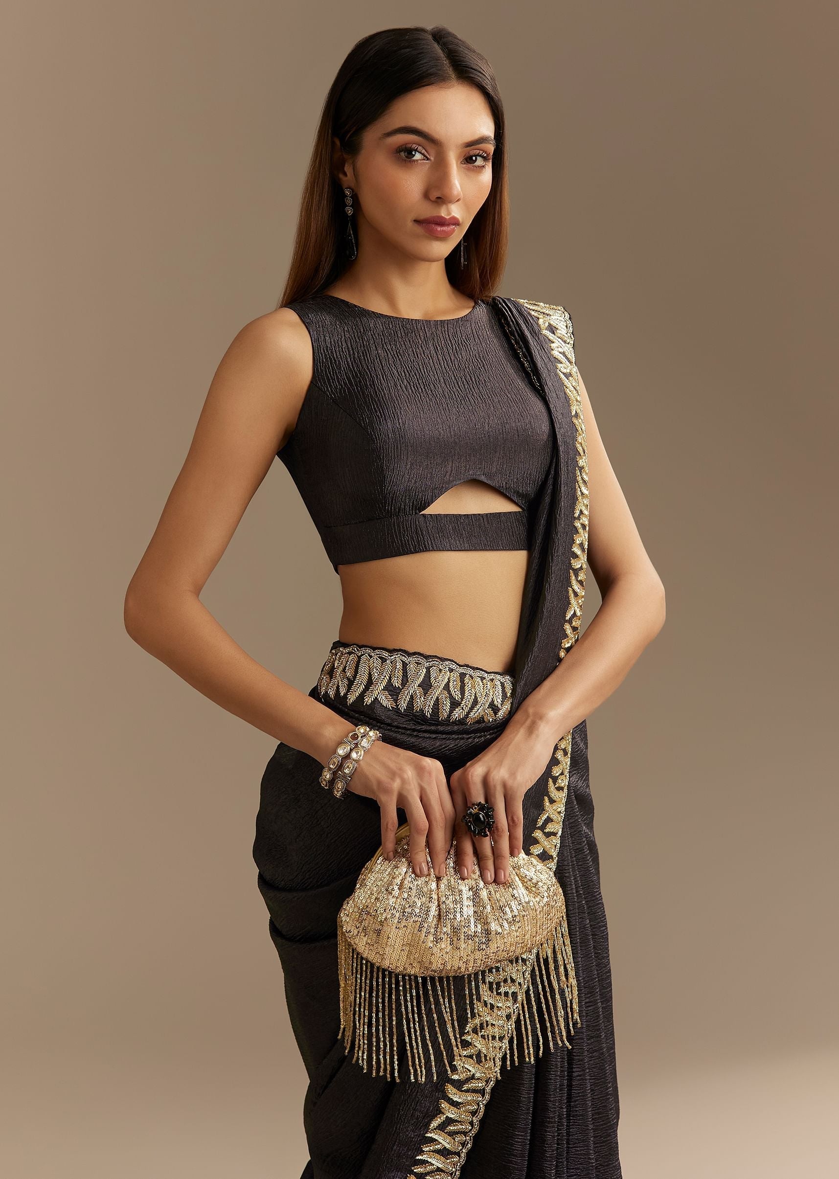 black-crushed-tissue-saree-with-scallop-border-and-stone-embroidery-sg294662-6_a26570f4-f534-4302-993a-6eedb993e882.jpg