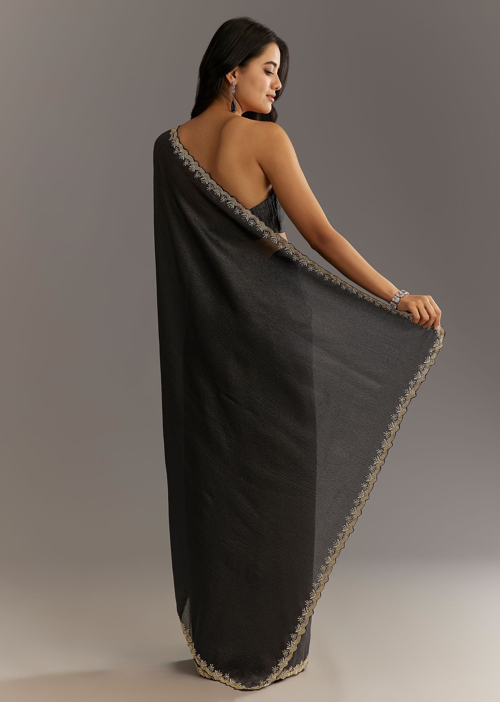 black-crushed-tissue-saree-with-scallop-embroidered-border-sg296155-4_d9a65ea2-0637-48f8-8d3f-7c26e9713508.jpg