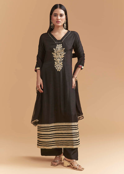 black-dola-silk-kurta-set-with-gota-work-and-floral-print-sg344748-1.jpg