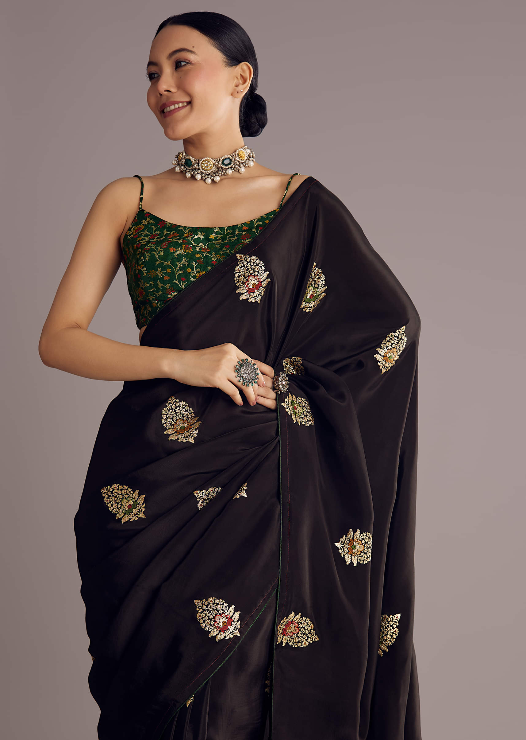 black-dola-silk-saree-with-woven-buttis-sg311873-5_c5ce4fb1-8c7b-4ad3-9226-686cd06cc8ff.jpg